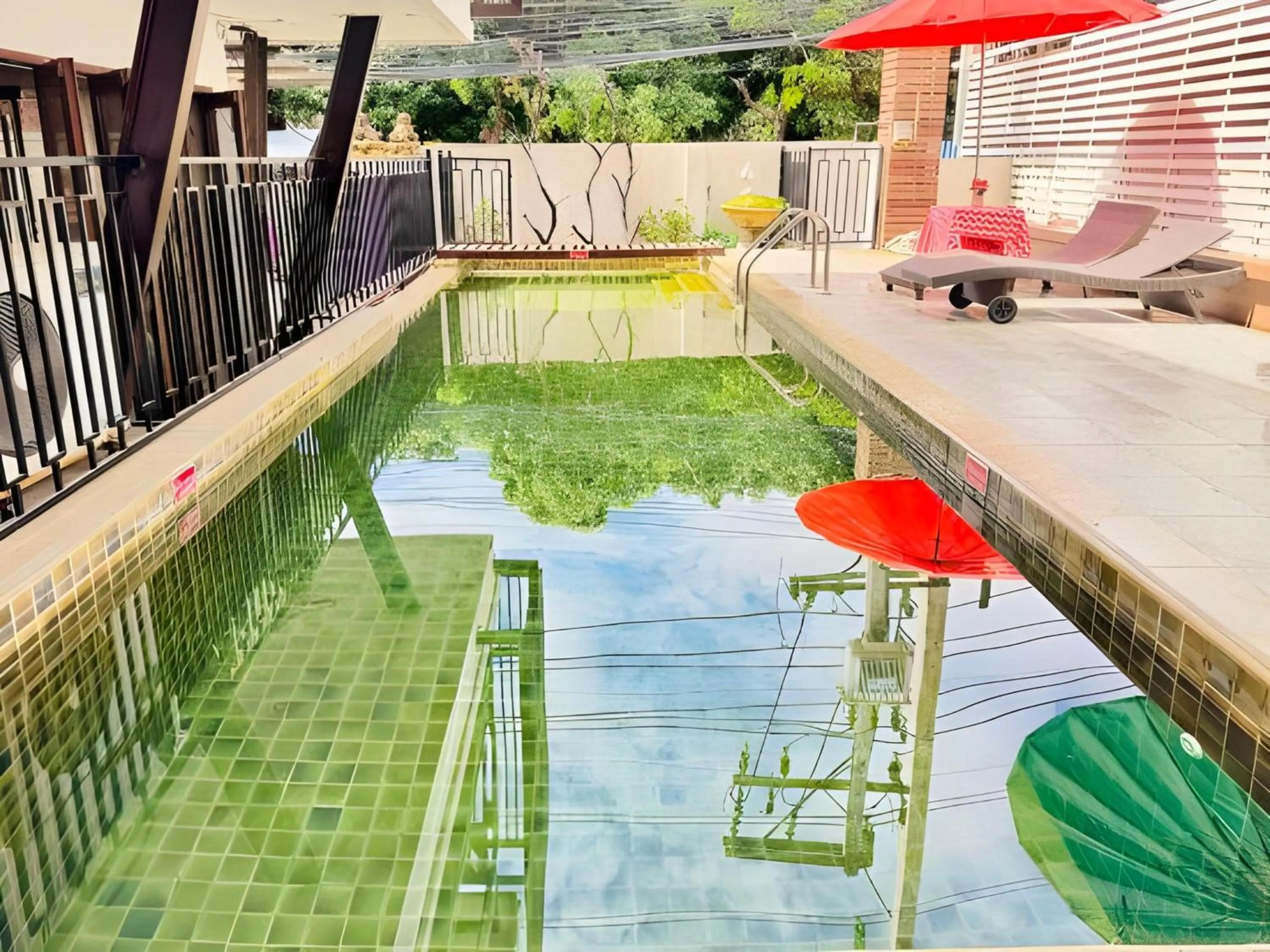Swimming pool in Collection O Bupamontra Chiangmai