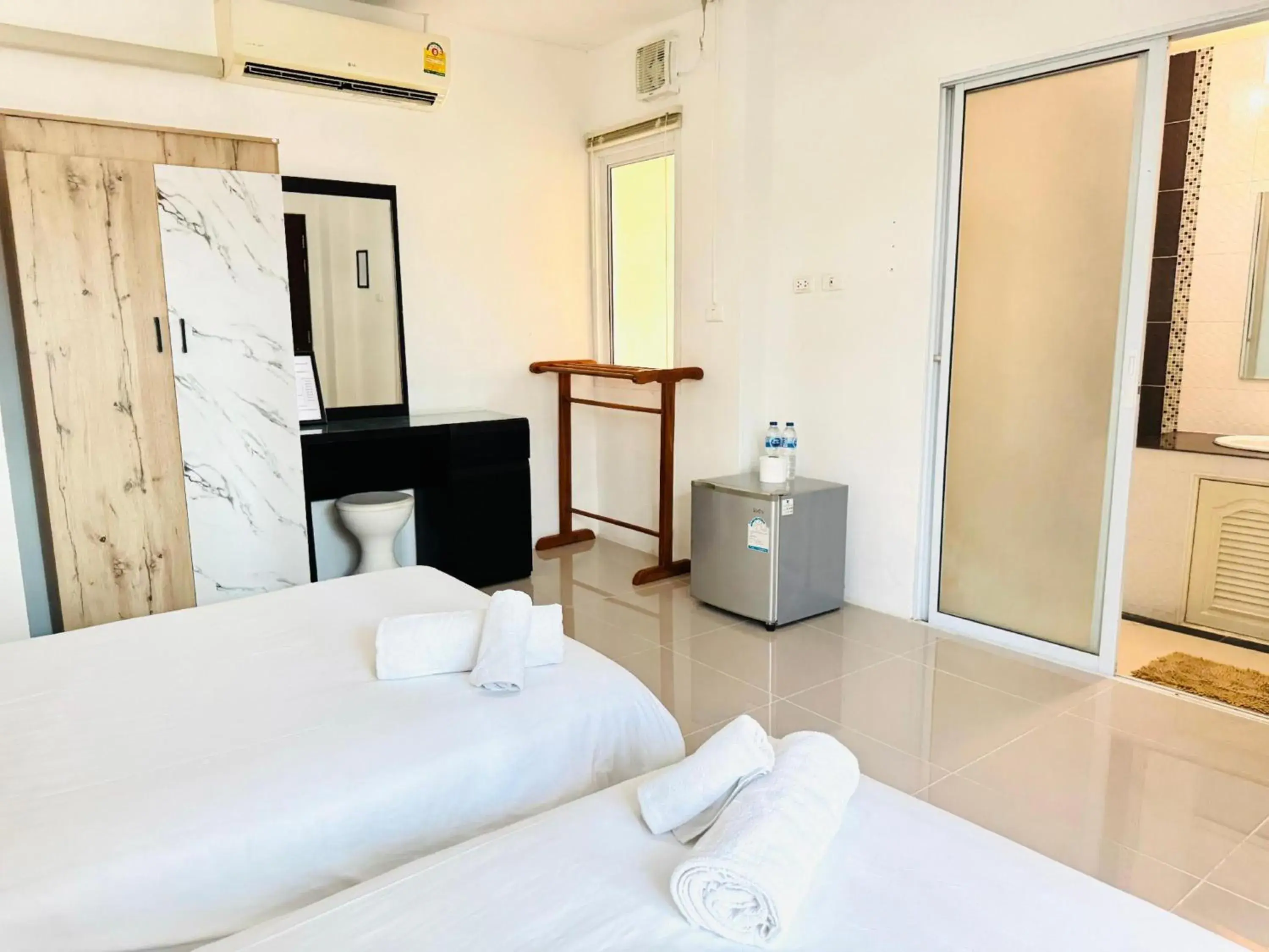 Photo of the whole room, Bed in Collection O Bupamontra Chiangmai Photo of the whole room, Bed in Collection O Bupamontra Chiangmai