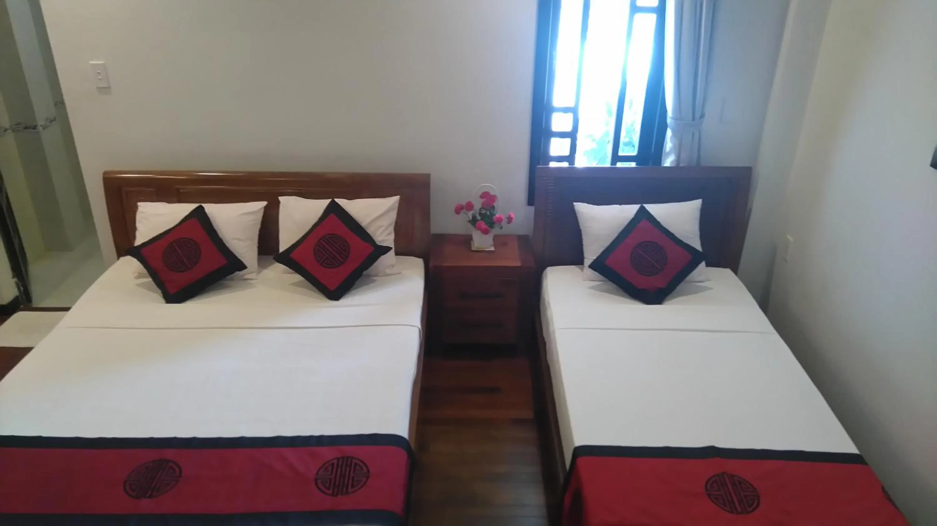 Photo of the whole room, Bed in Green CoCo HomeStay