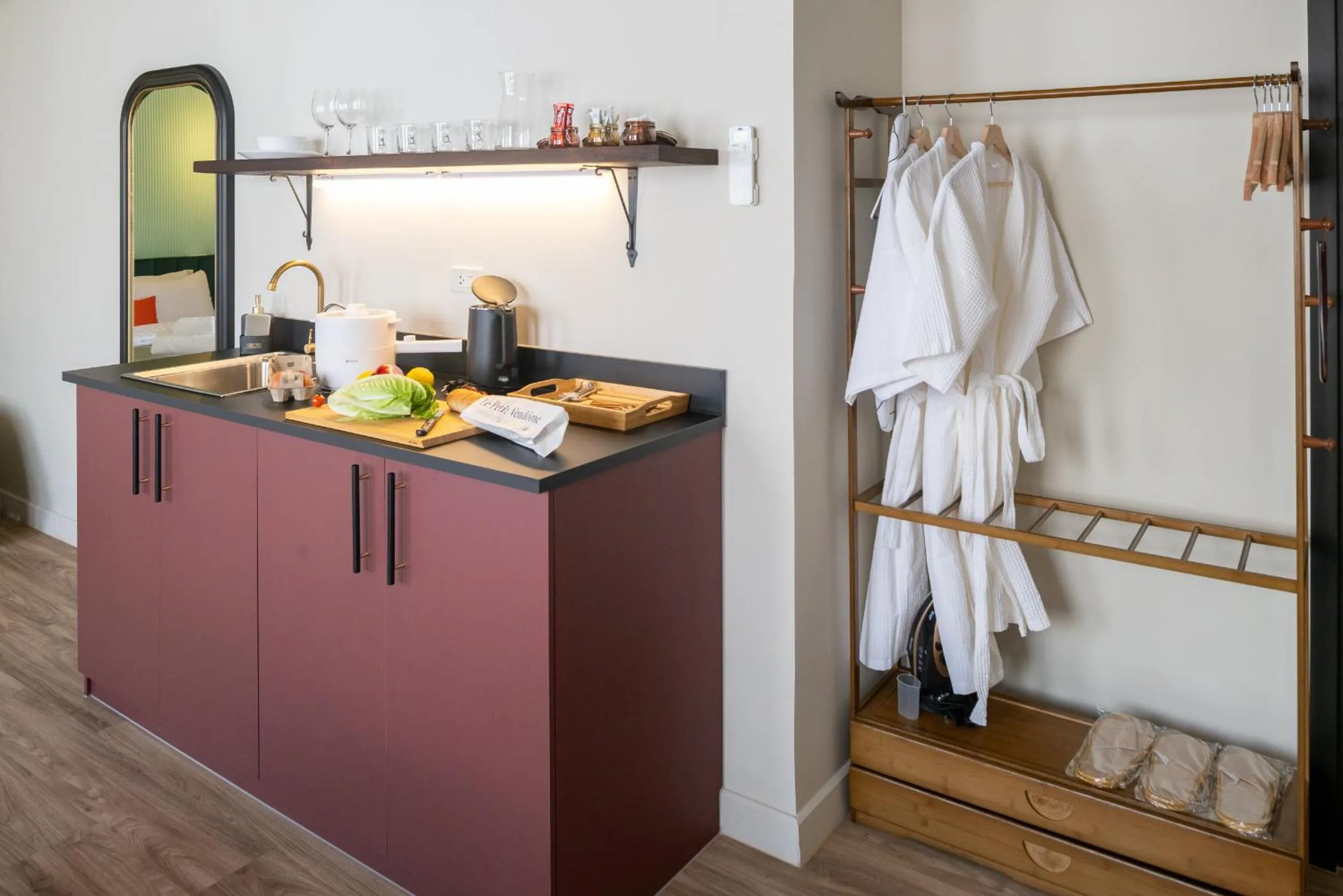 Kitchen or kitchenette in Boutique hotel Axis Bangkok