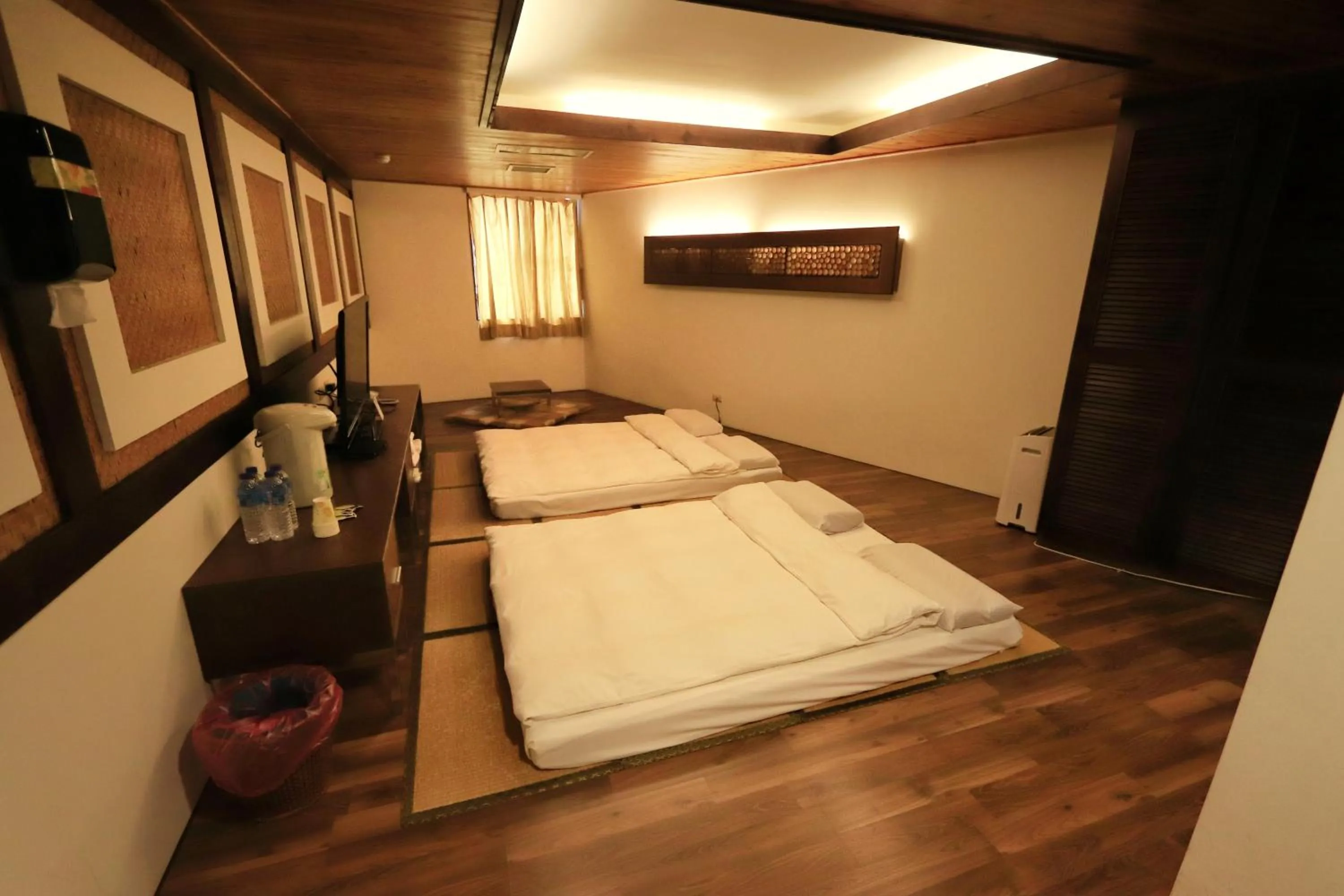 Photo of the whole room, Bed in Fenchihu Hotel