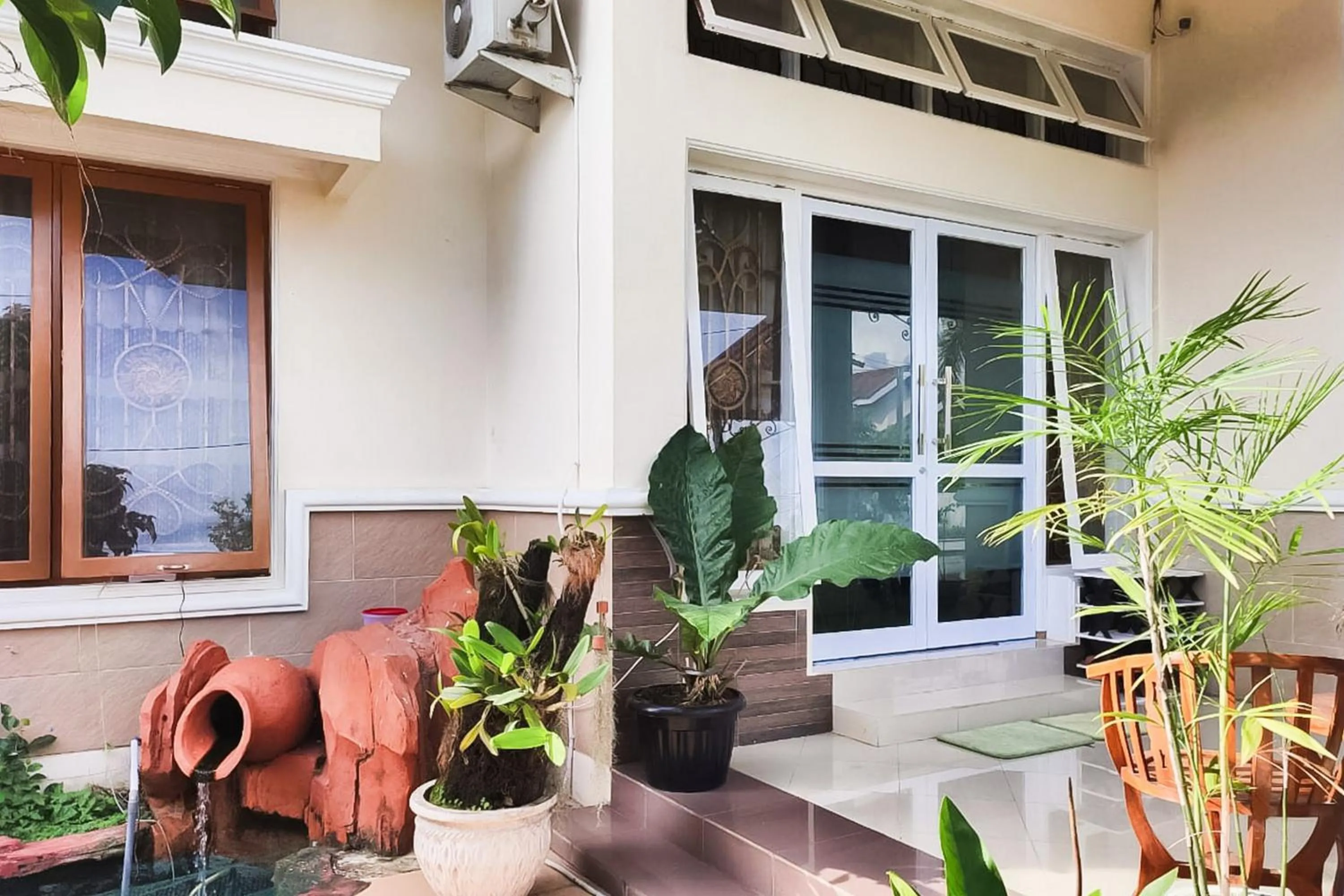 Property building in RedDoorz Syariah at Chilla Guest House Padang
