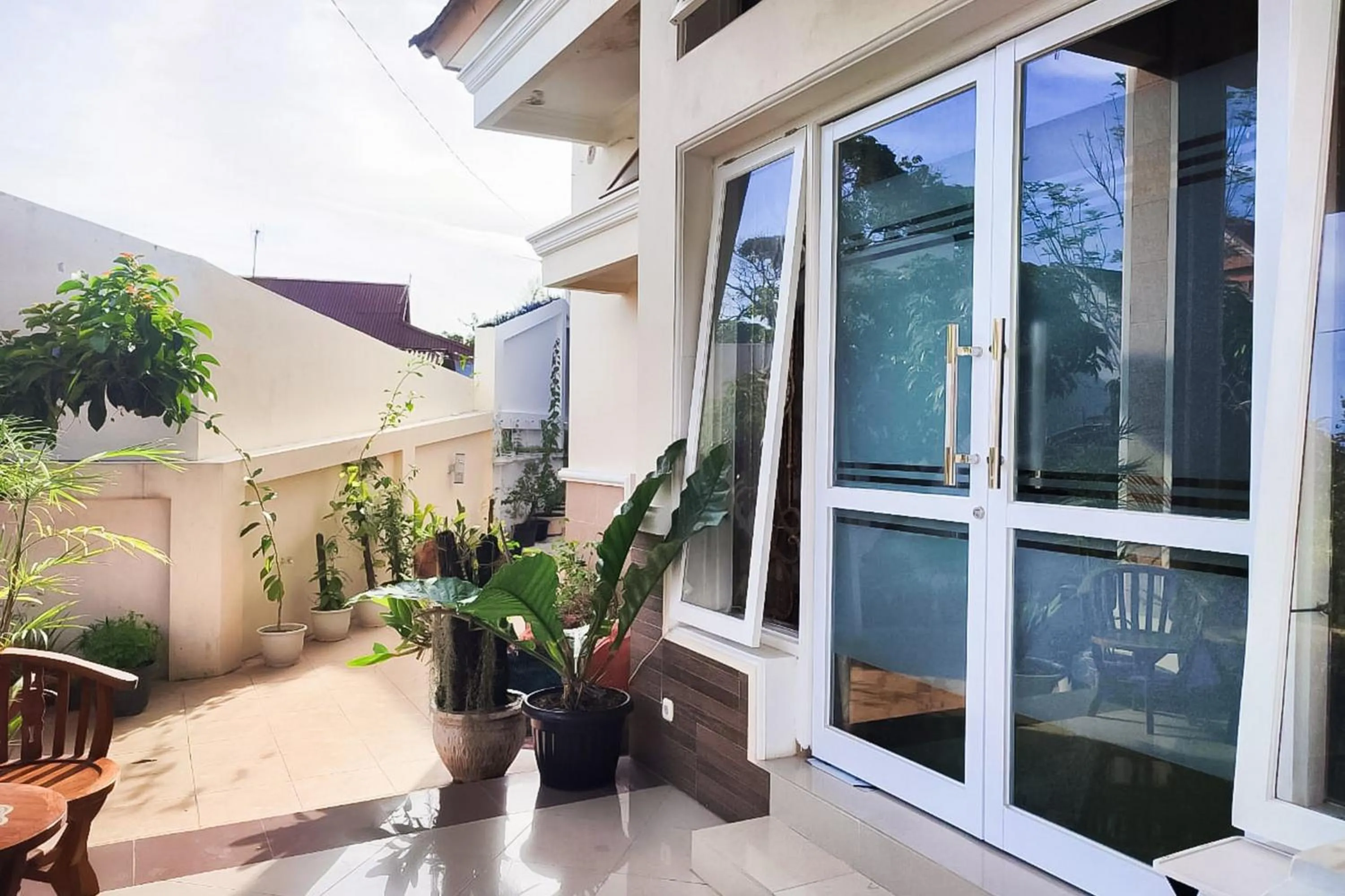 Property building in RedDoorz Syariah at Chilla Guest House Padang