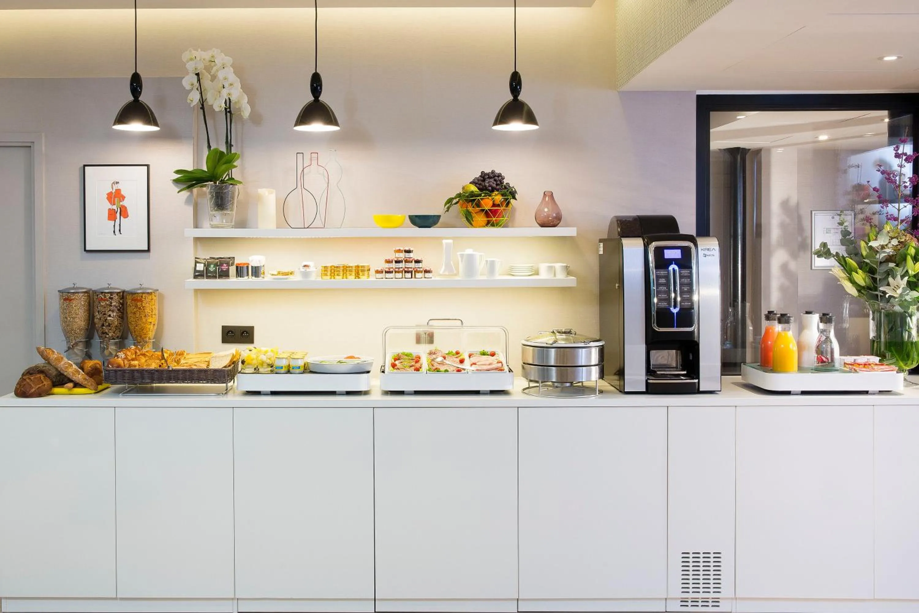 Coffee/tea facilities in Cler Hotel