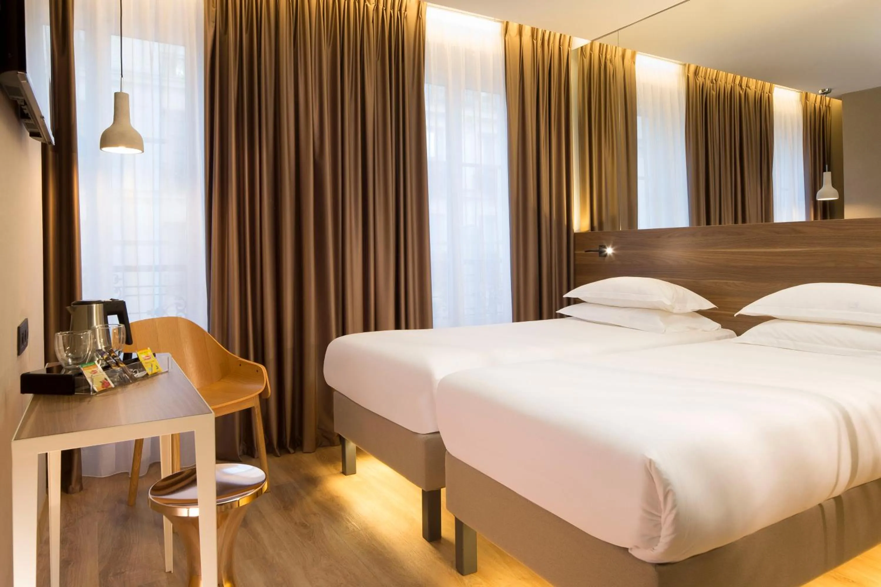 Photo of the whole room, Bed in Cler Hotel