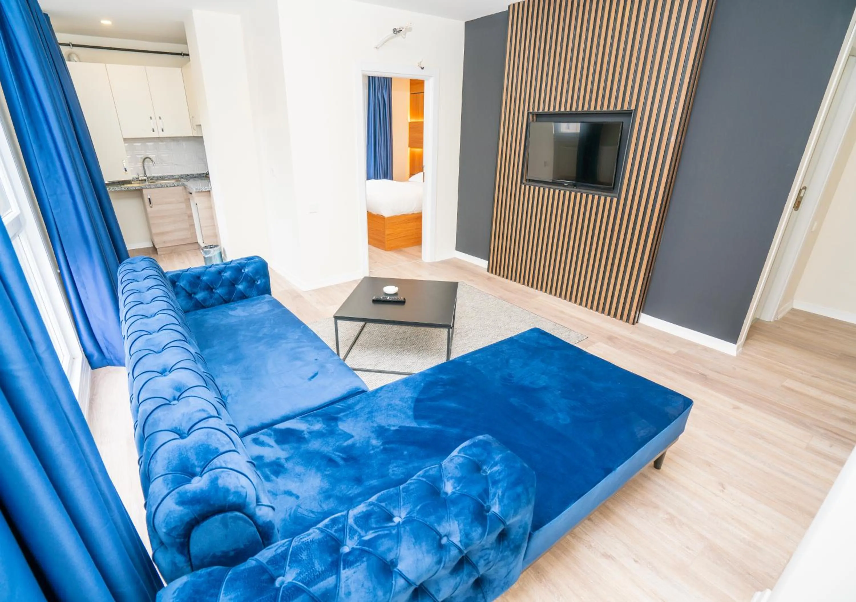 Living room in Guest Suites