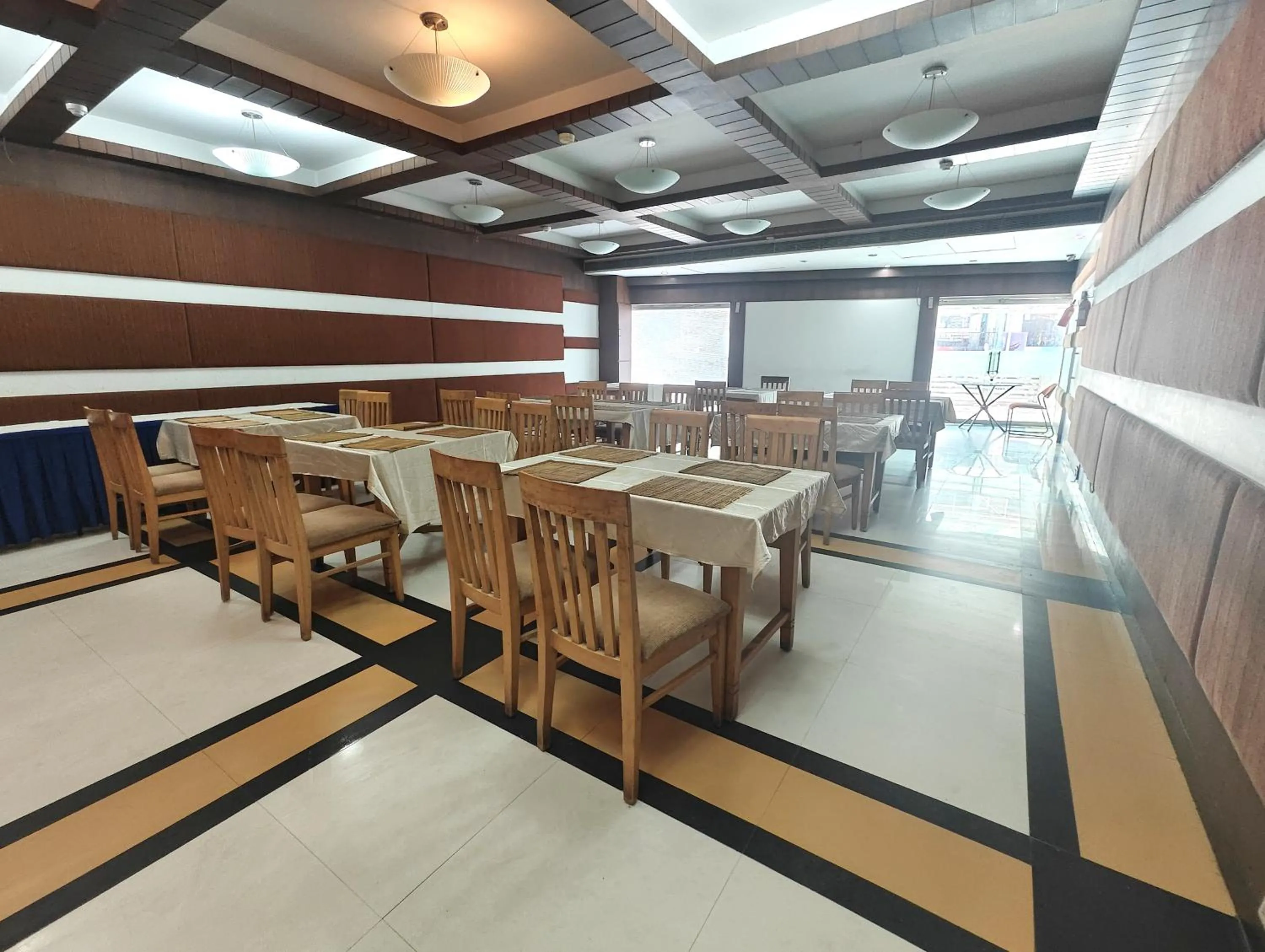Restaurant/places to eat in The Sky Comfort, Ahmedabad