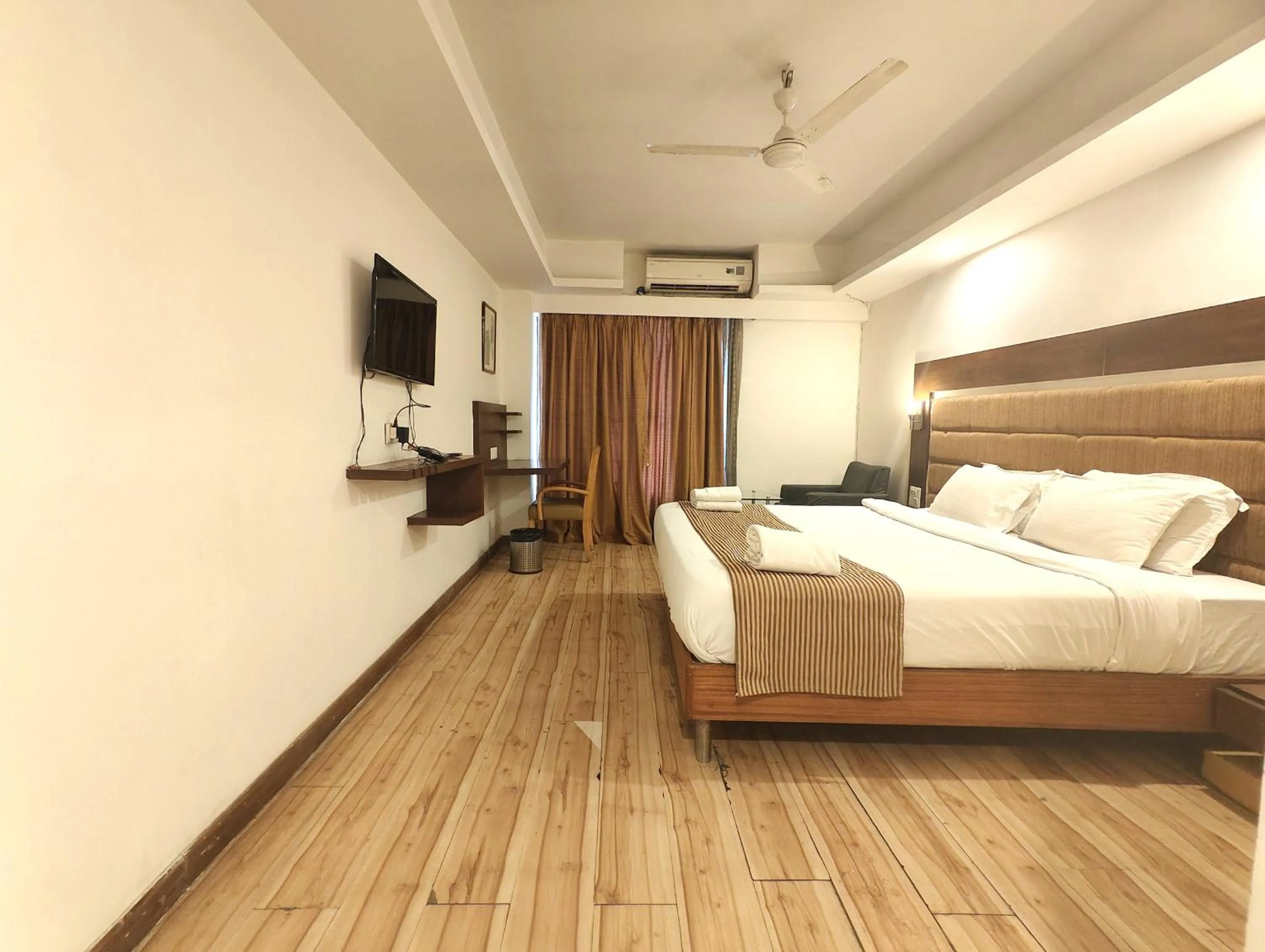 Photo of the whole room, Bed in The Sky Comfort, Ahmedabad