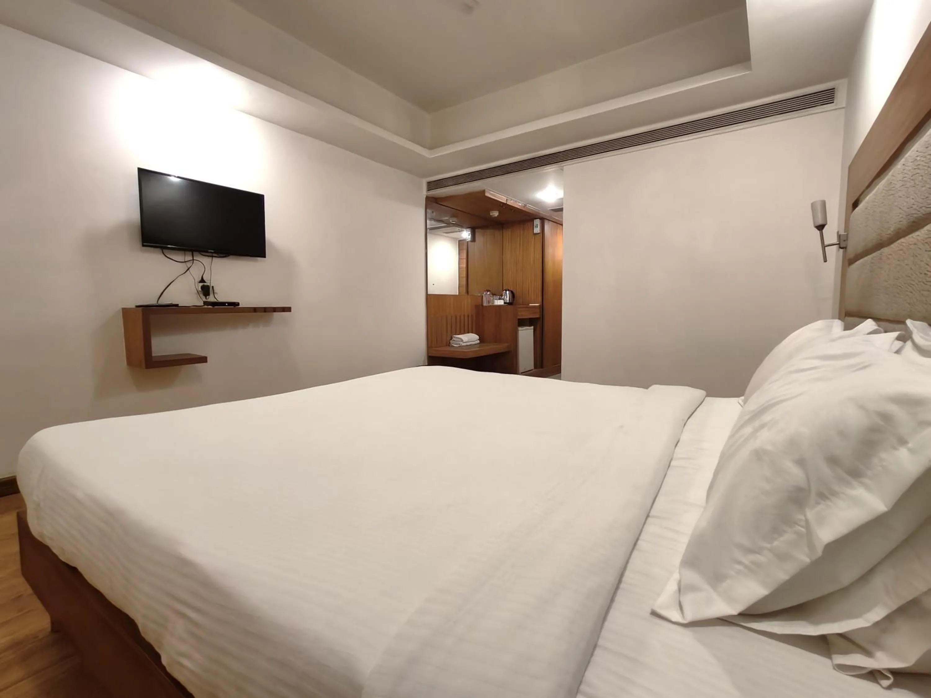 Bedroom, Bed in The Sky Comfort, Ahmedabad