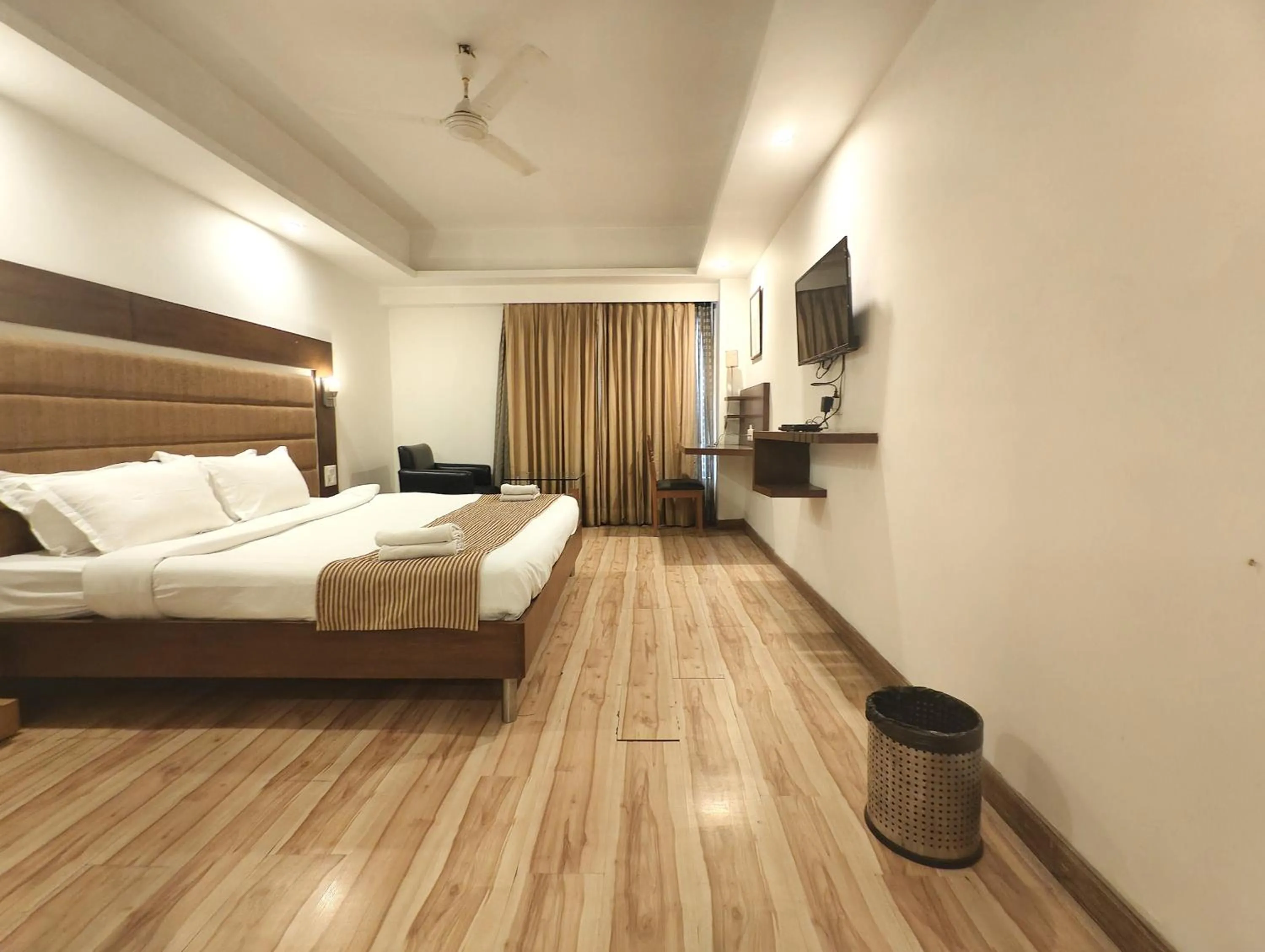 Photo of the whole room, Bed in The Sky Comfort, Ahmedabad