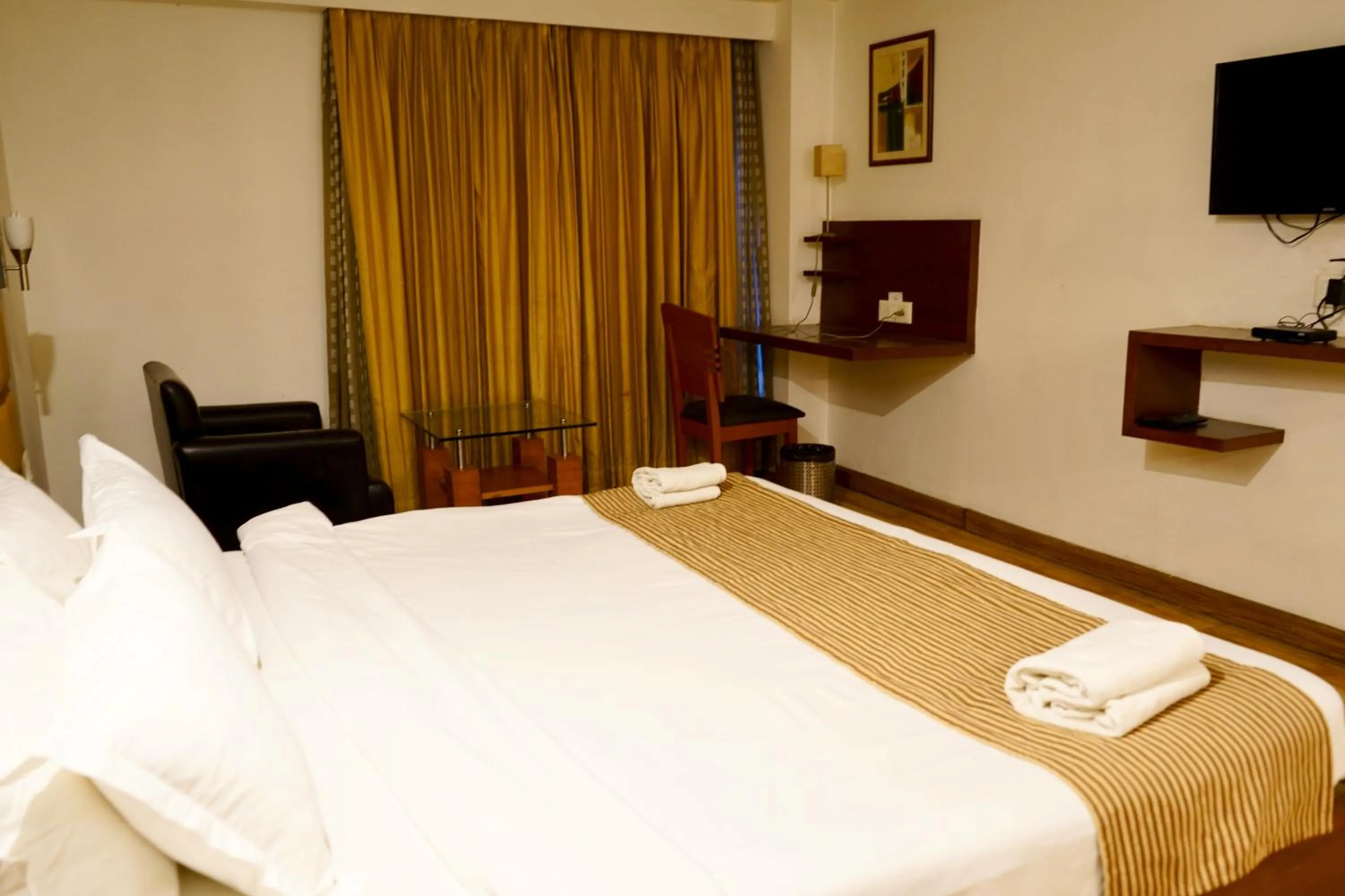 TV and multimedia, Bed in The Sky Comfort, Ahmedabad