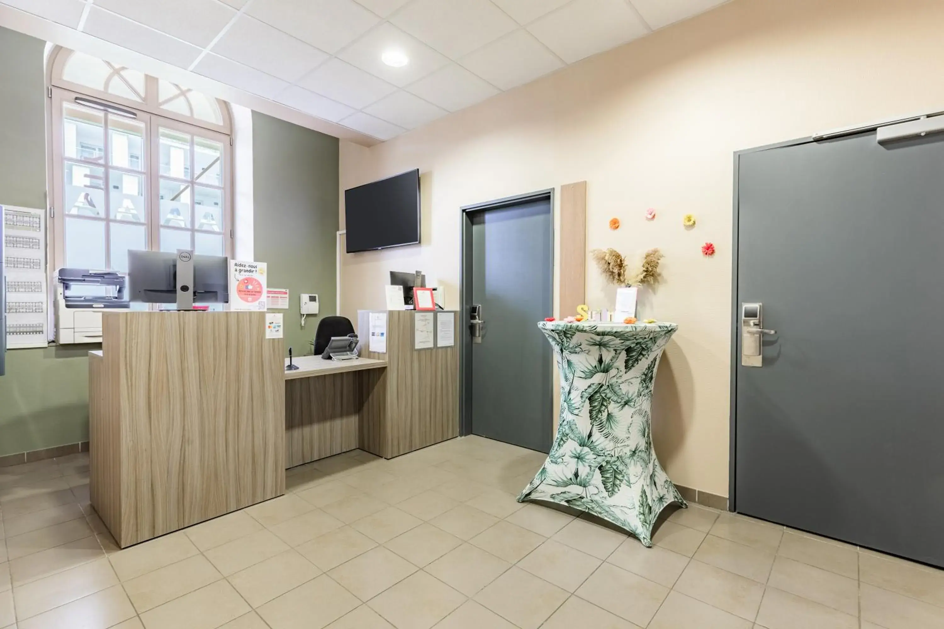 Lobby or reception in Appart’City Confort Reims Centre Lobby or reception in Appart’City Confort Reims Centre