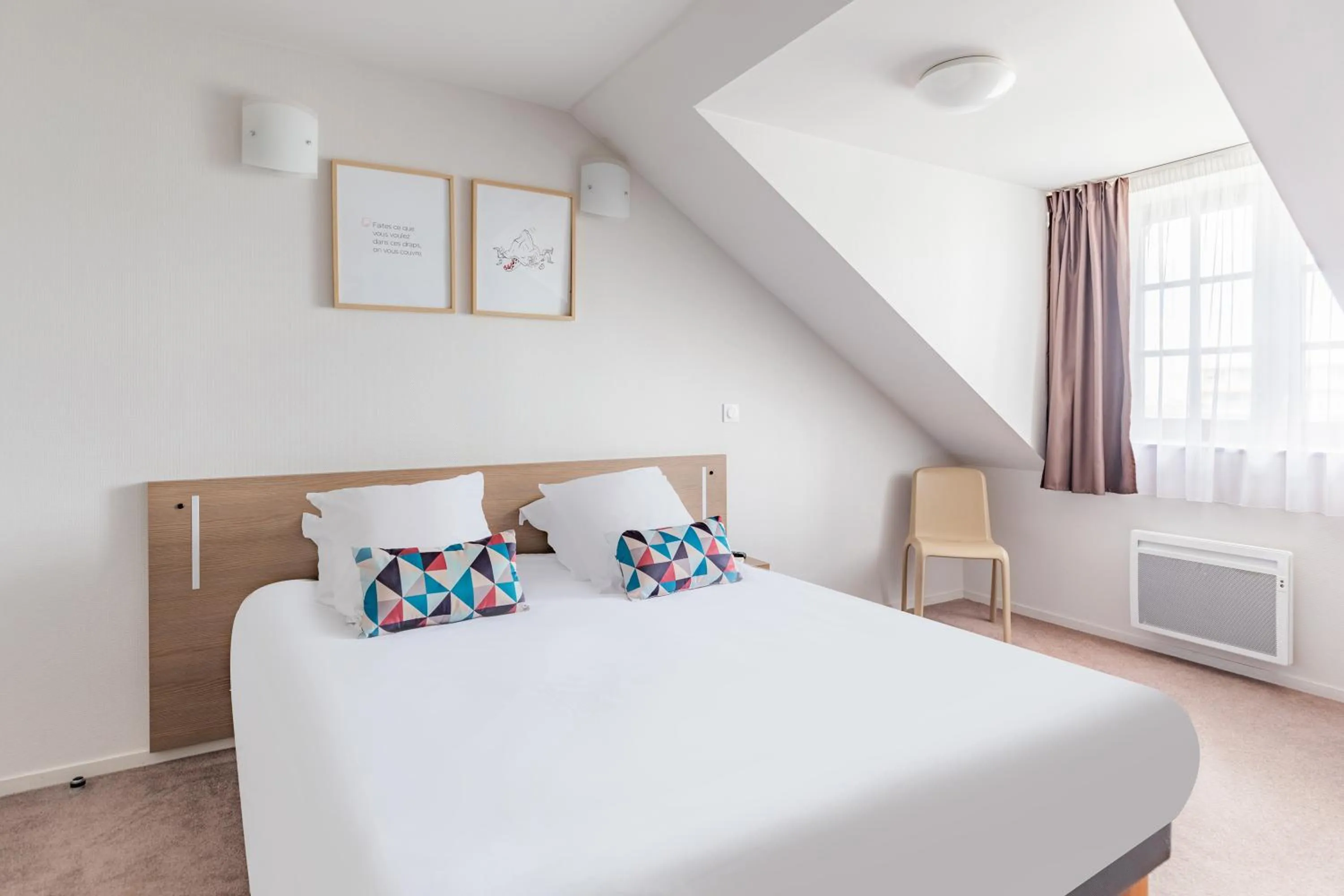 Bed in Appart’City Confort Reims Centre