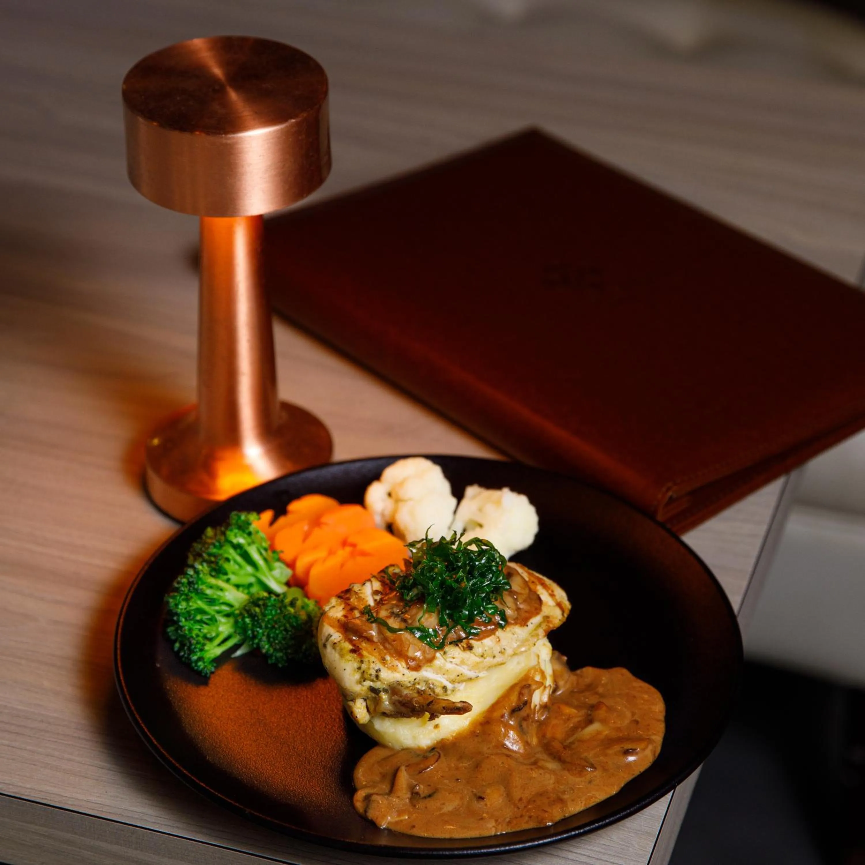 Restaurant/places to eat in Seven Seas Hotel