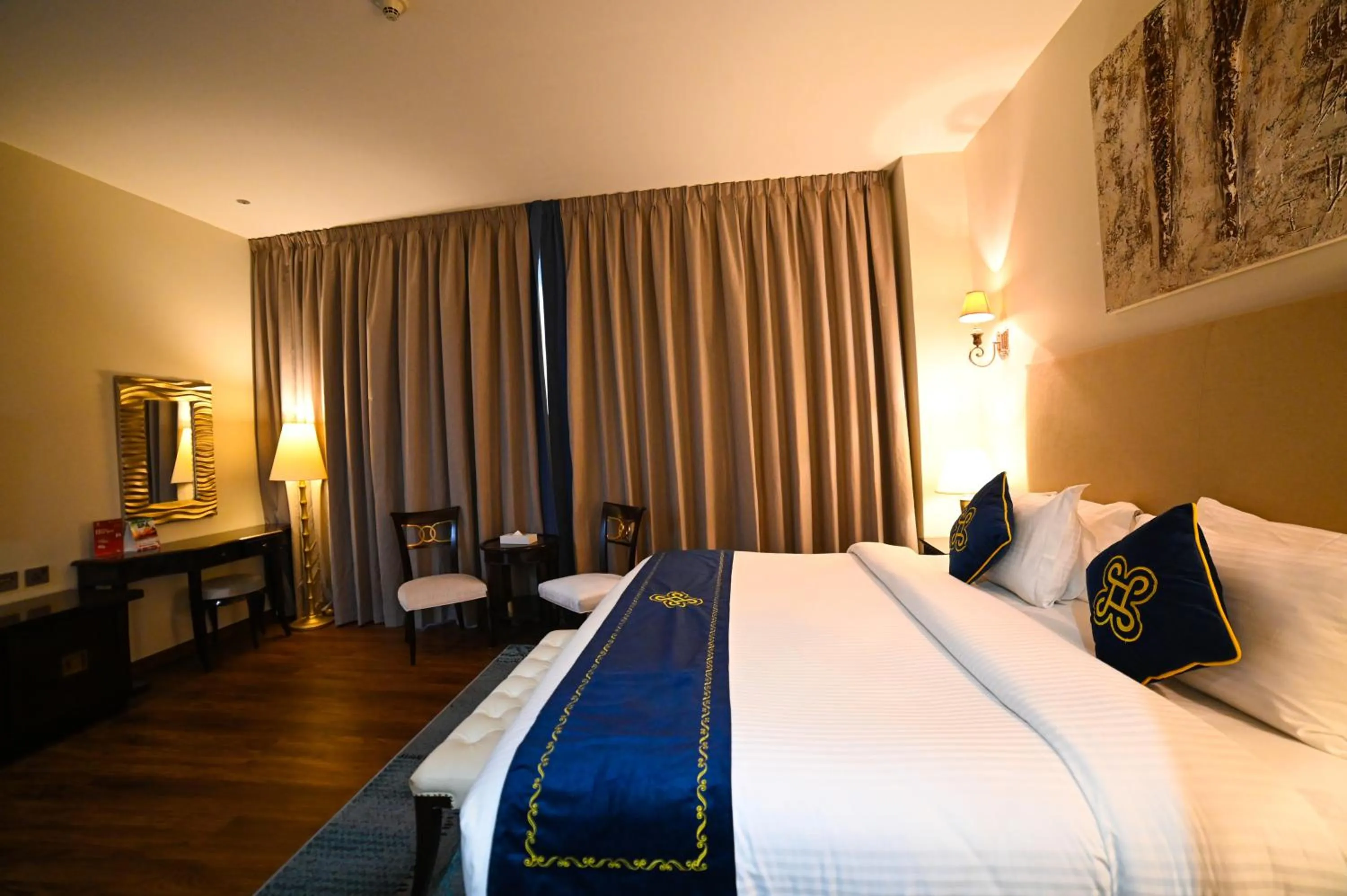 Bedroom, Bed in Seven Seas Hotel