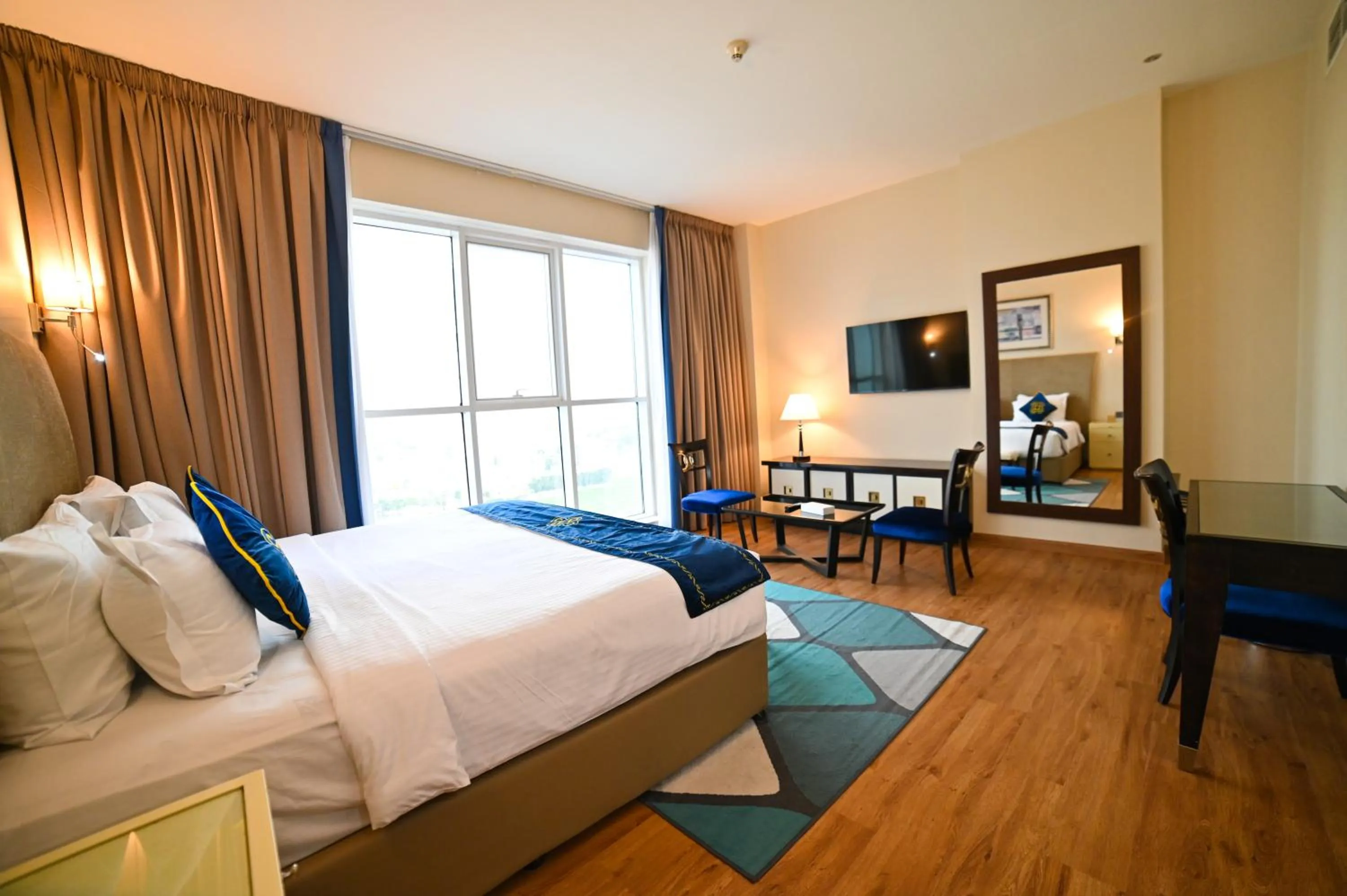 Bedroom, Bed in Seven Seas Hotel