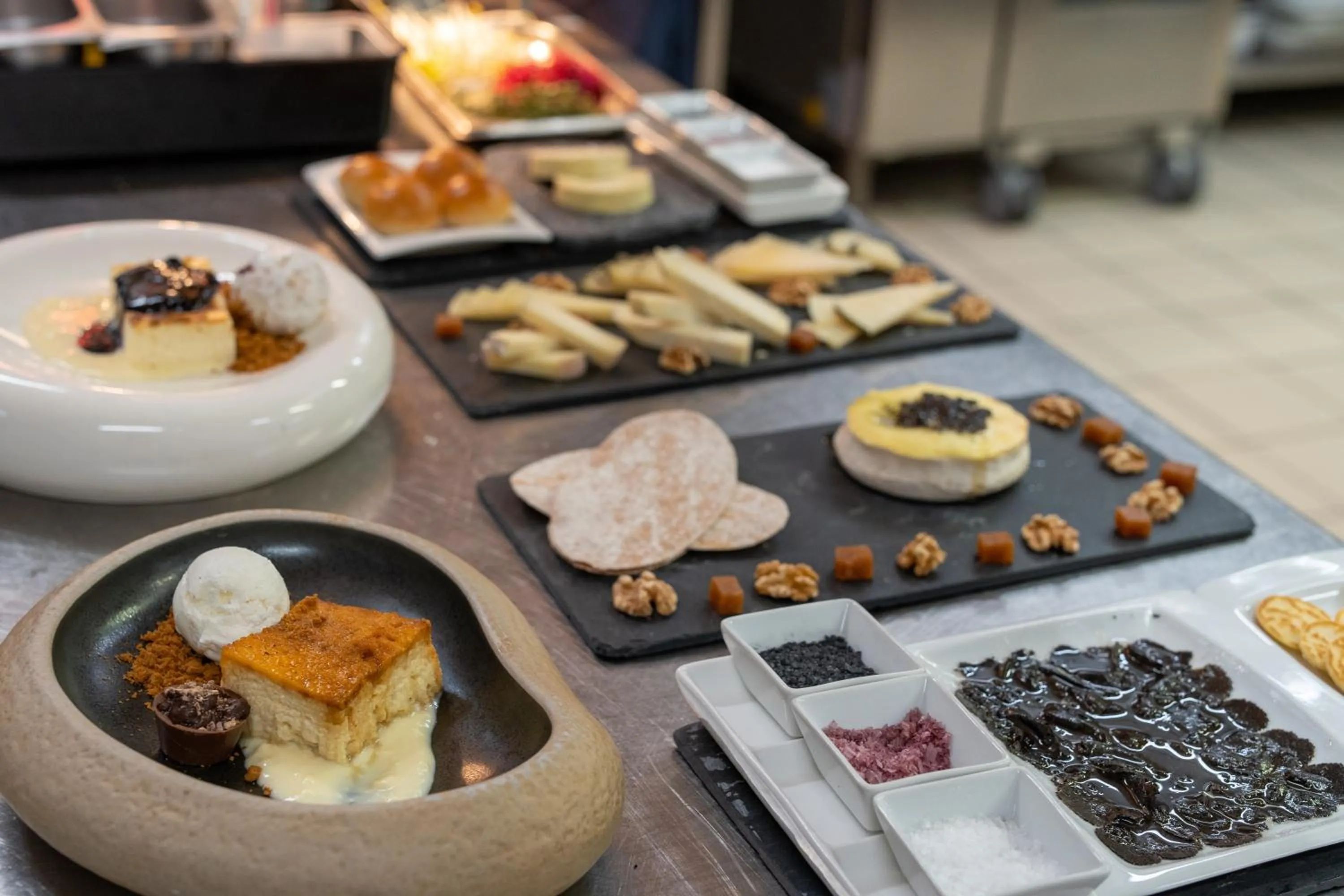 Restaurant/places to eat in Hotel La Trufa Negra