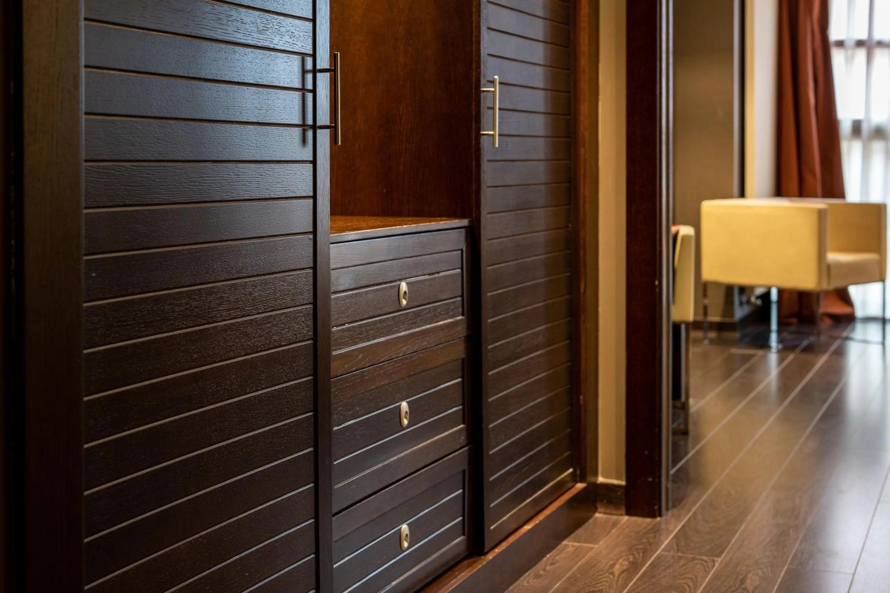 wardrobe in Hotel La Trufa Negra