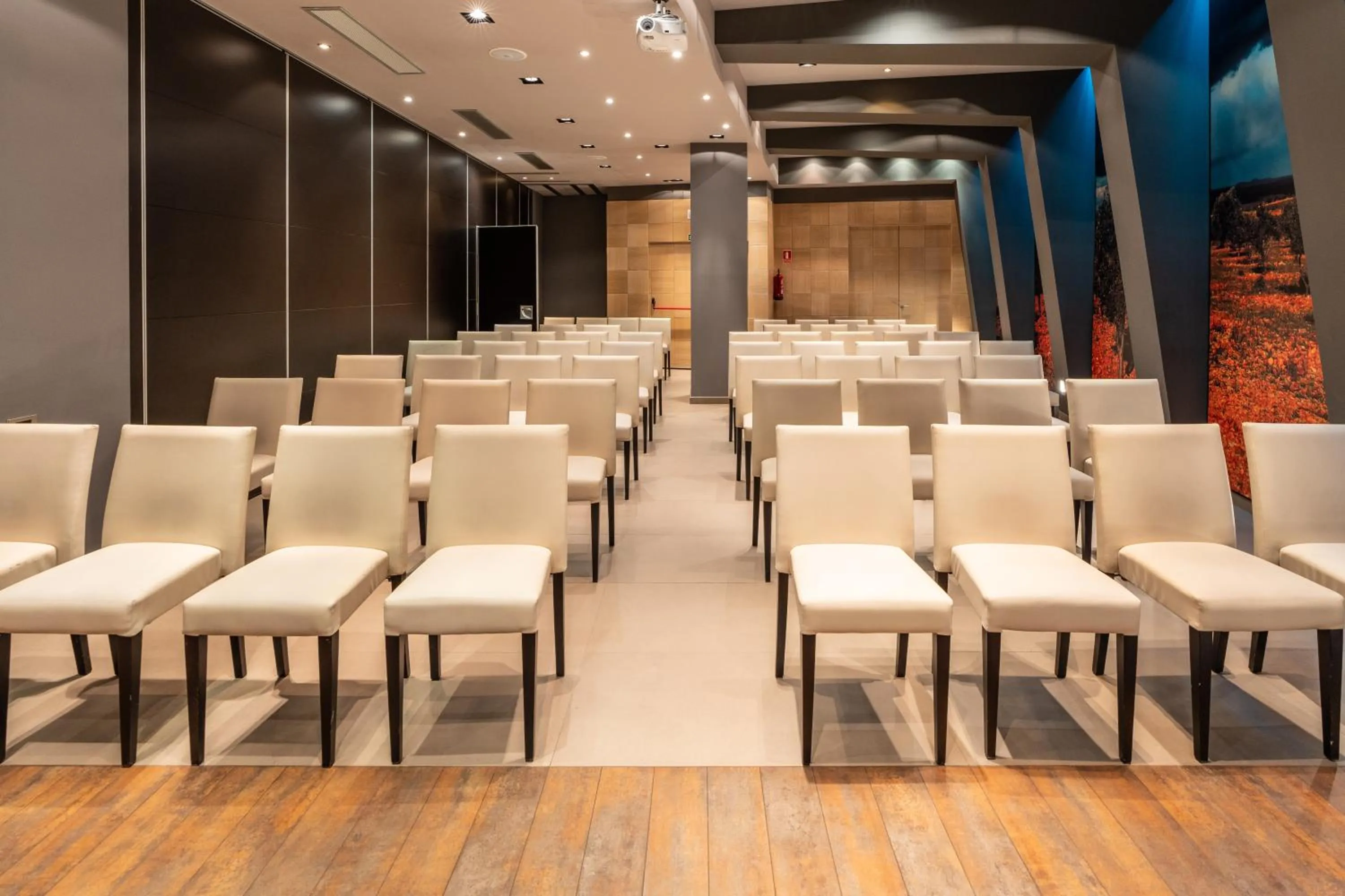 Meeting/conference room in Hotel La Trufa Negra