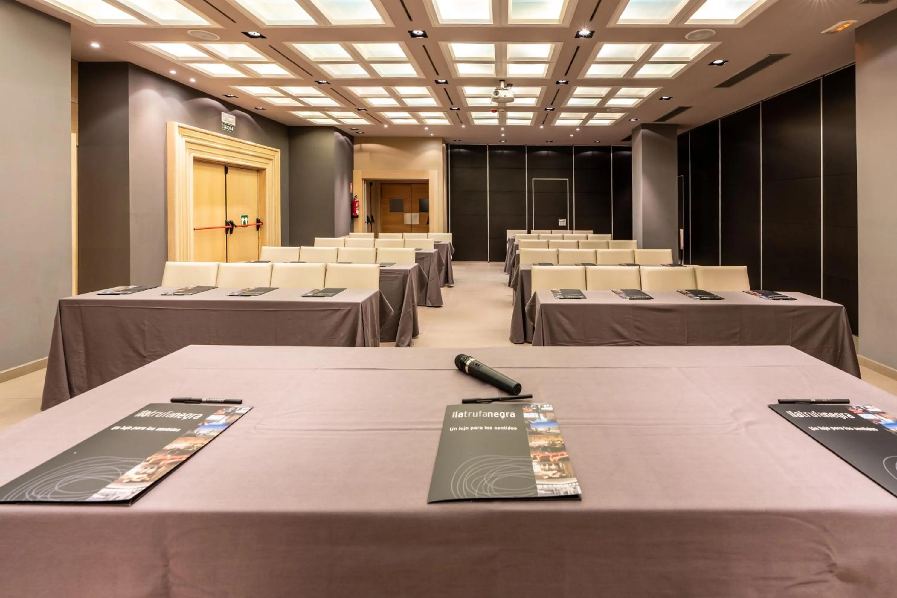 Meeting/conference room in Hotel La Trufa Negra