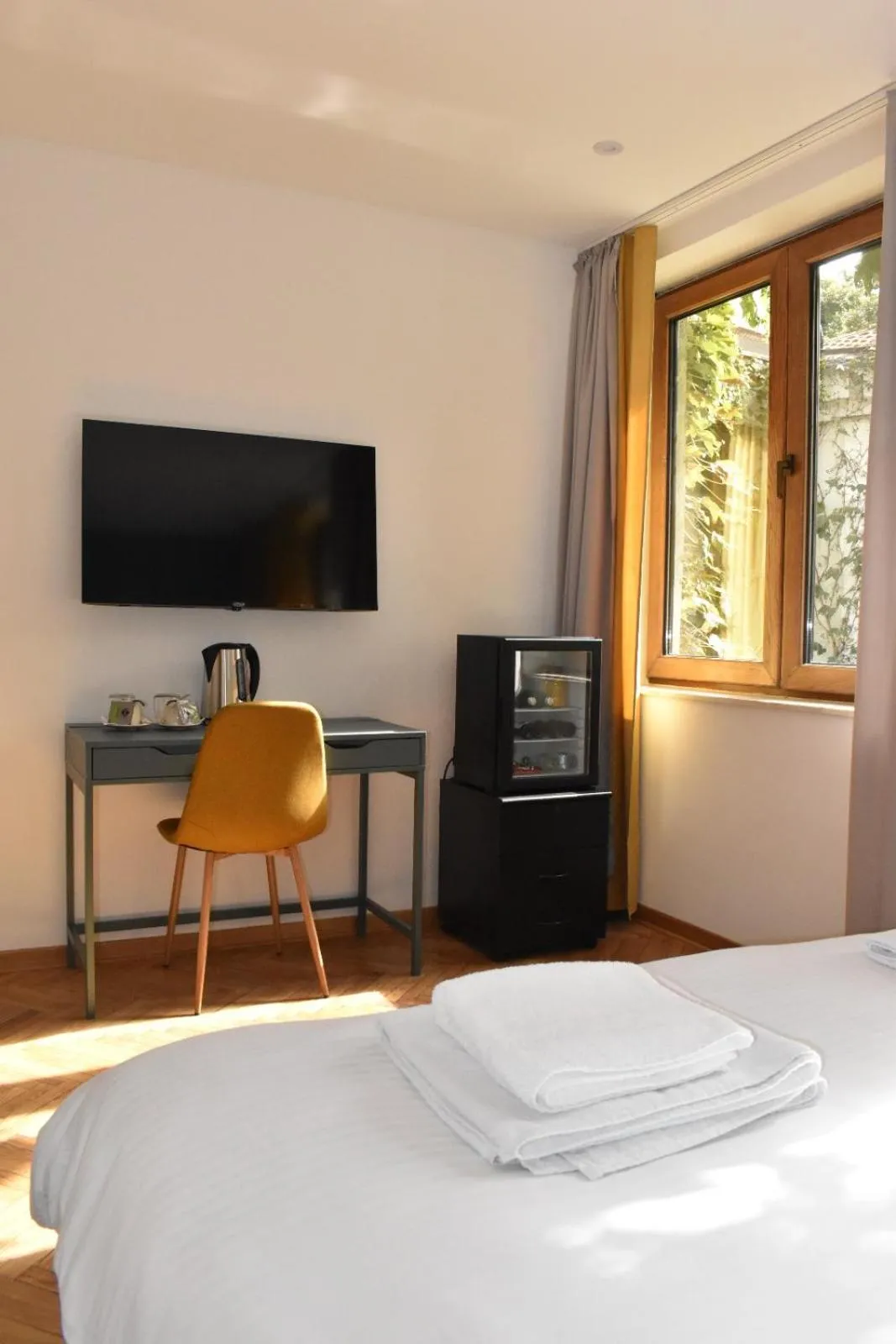 TV and multimedia, Bed in Fera