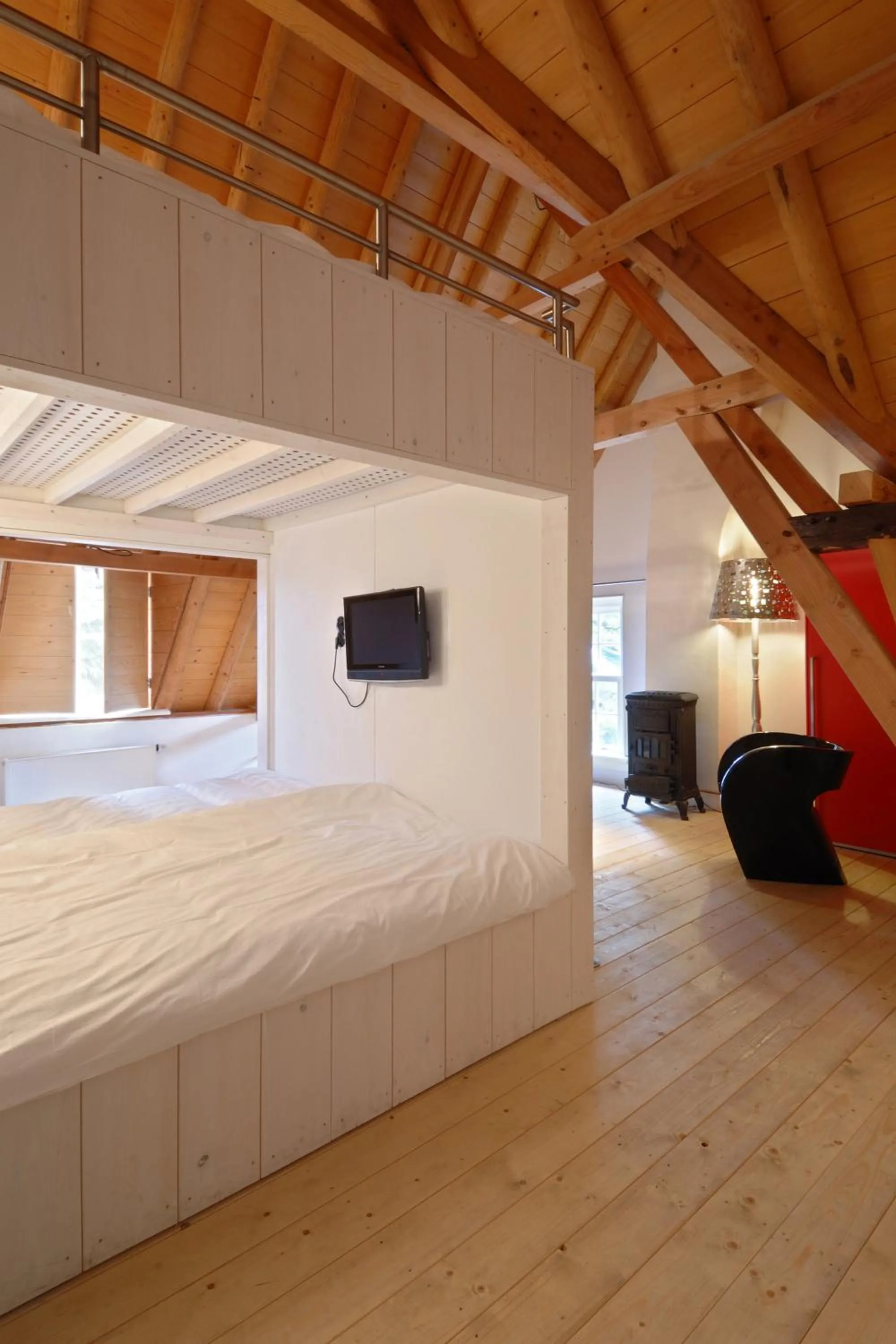 Shower, Bed in Restaurant Hotel Buitenlust