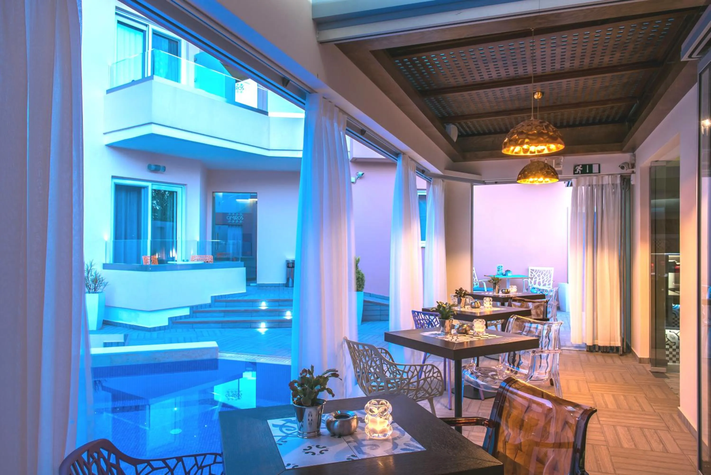 Restaurant/places to eat in Omiros Boutique Hotel (Adults Only)