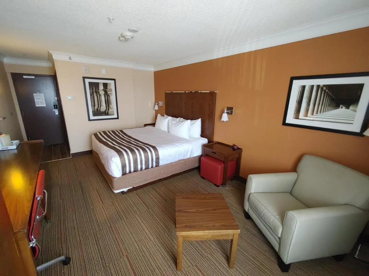 Waterloo Suites Hotel