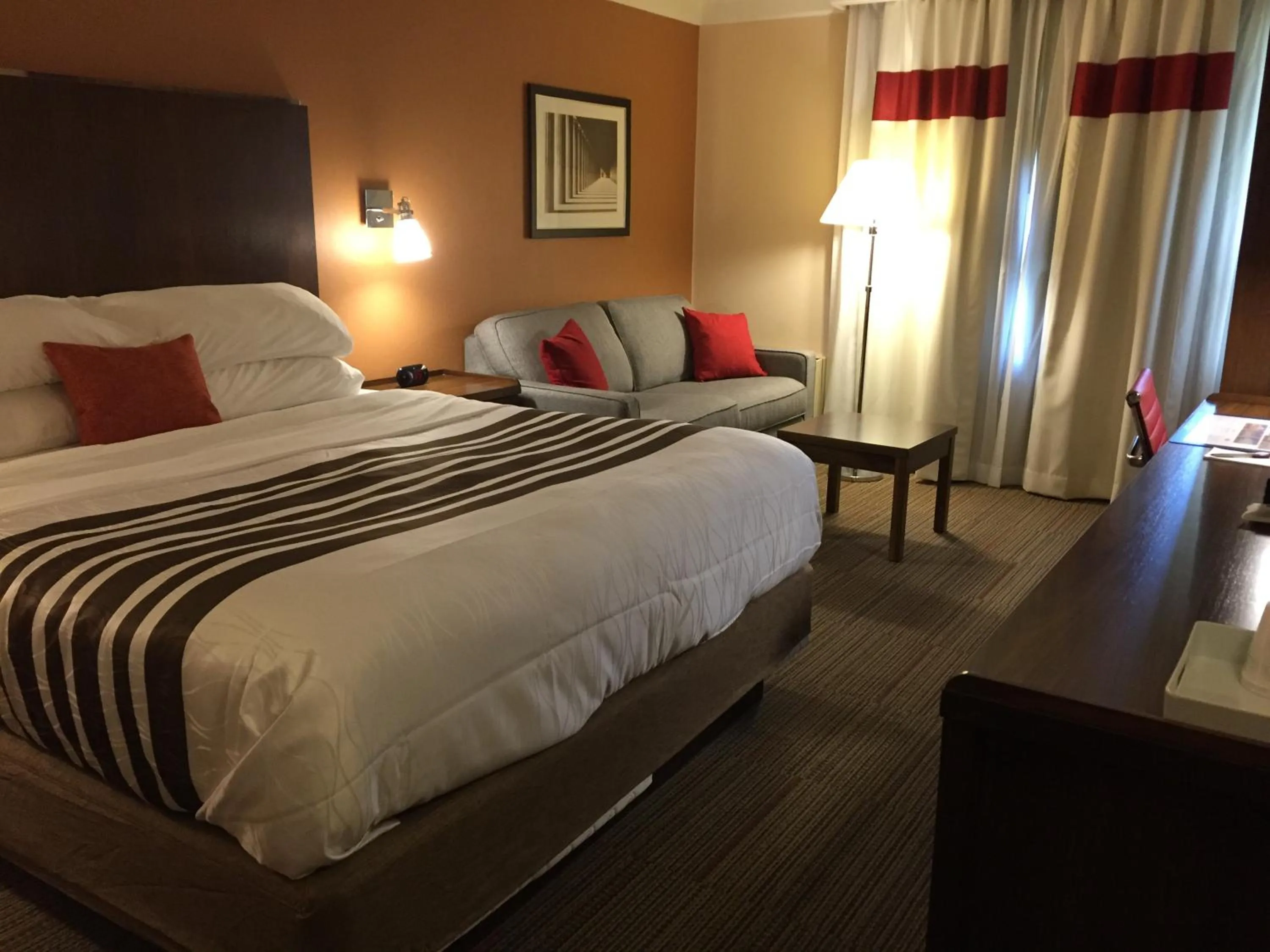 Waterloo Suites Hotel