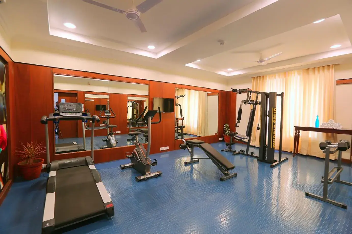 Fitness centre/facilities in Lilac Hotel 3rd Block Fitness centre/facilities in Lilac Hotel 3rd Block