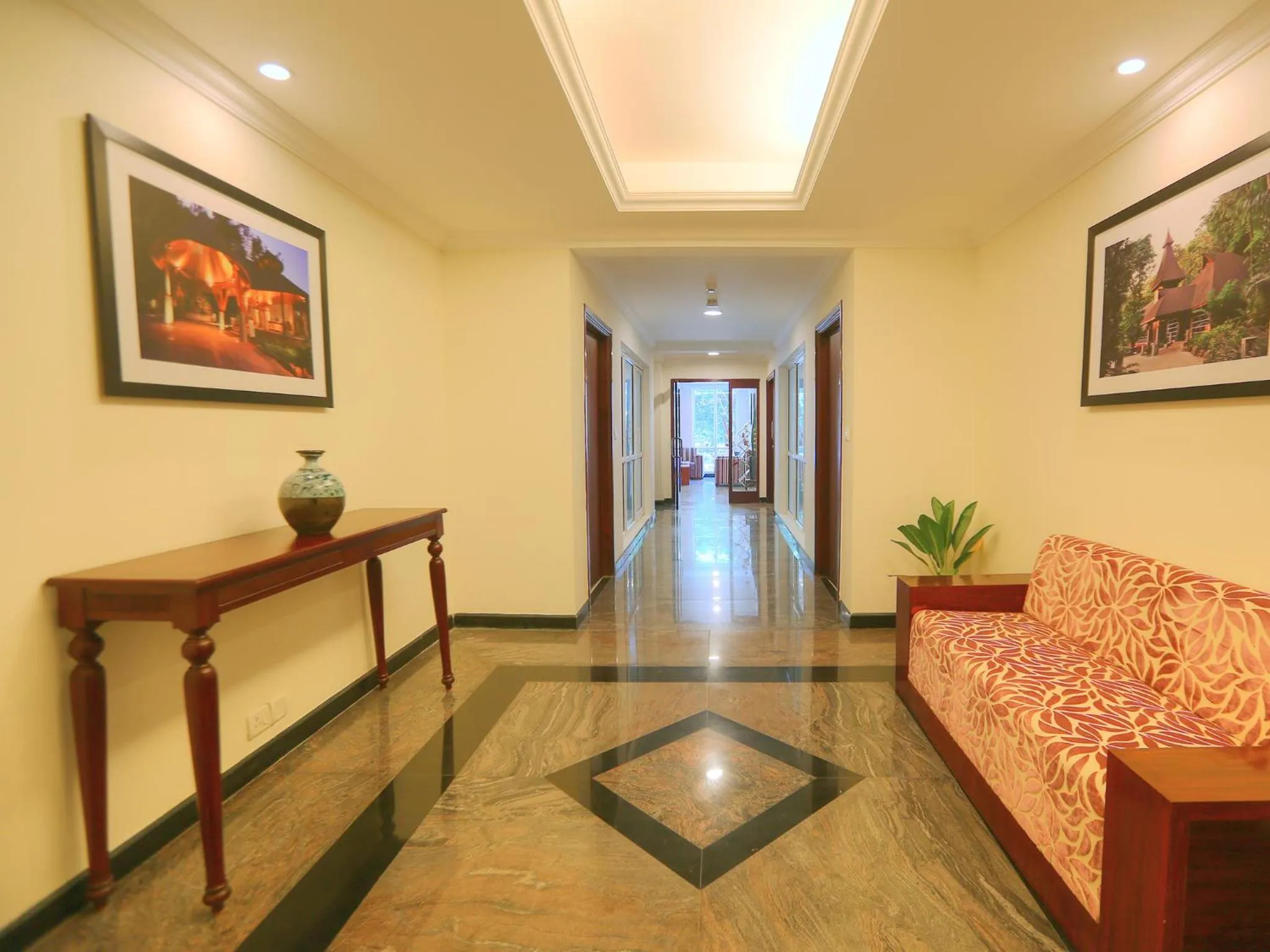 Lobby or reception in Lilac Hotel 3rd Block