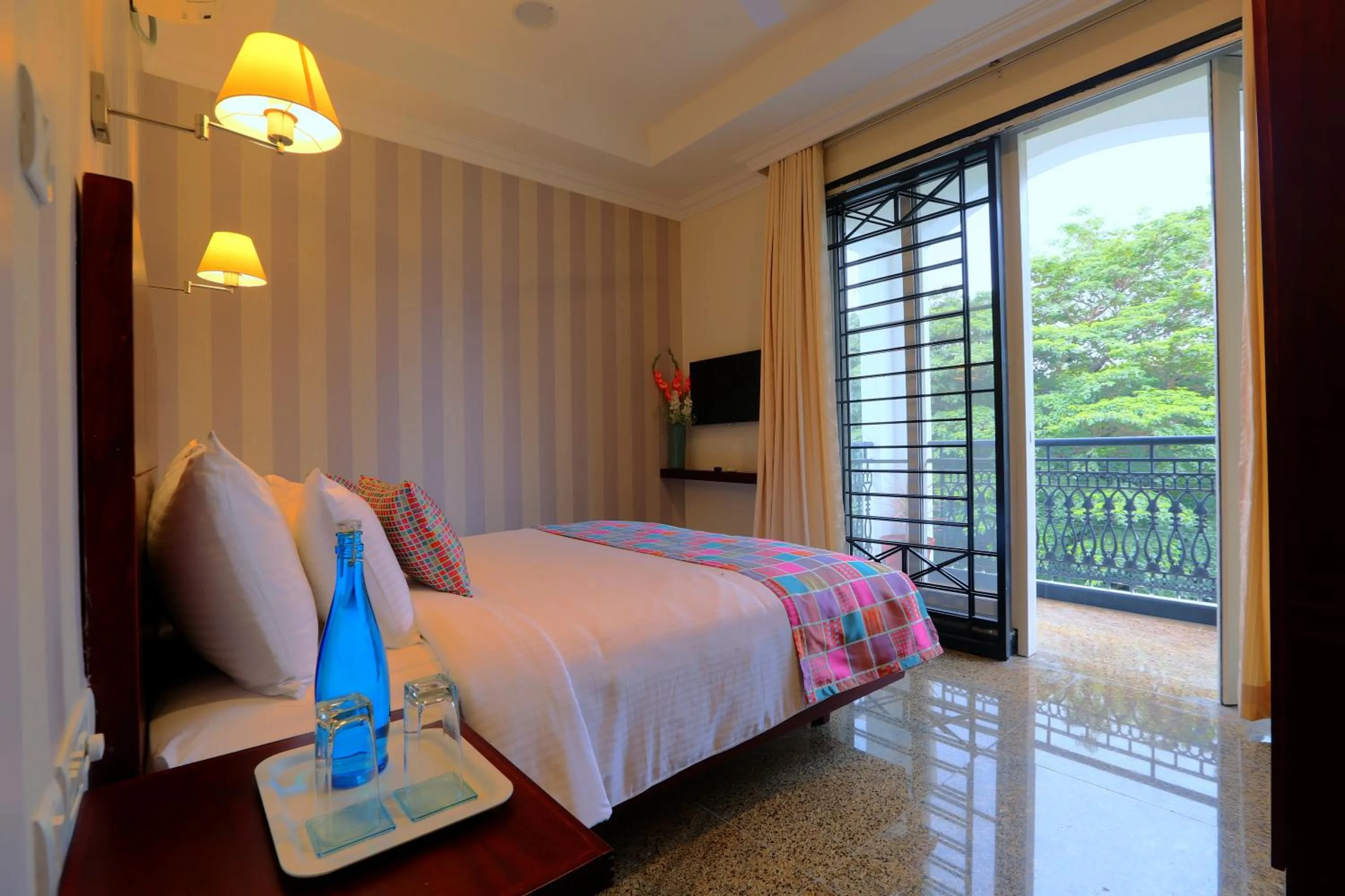 Bedroom, Bed in Lilac Hotel 3rd Block