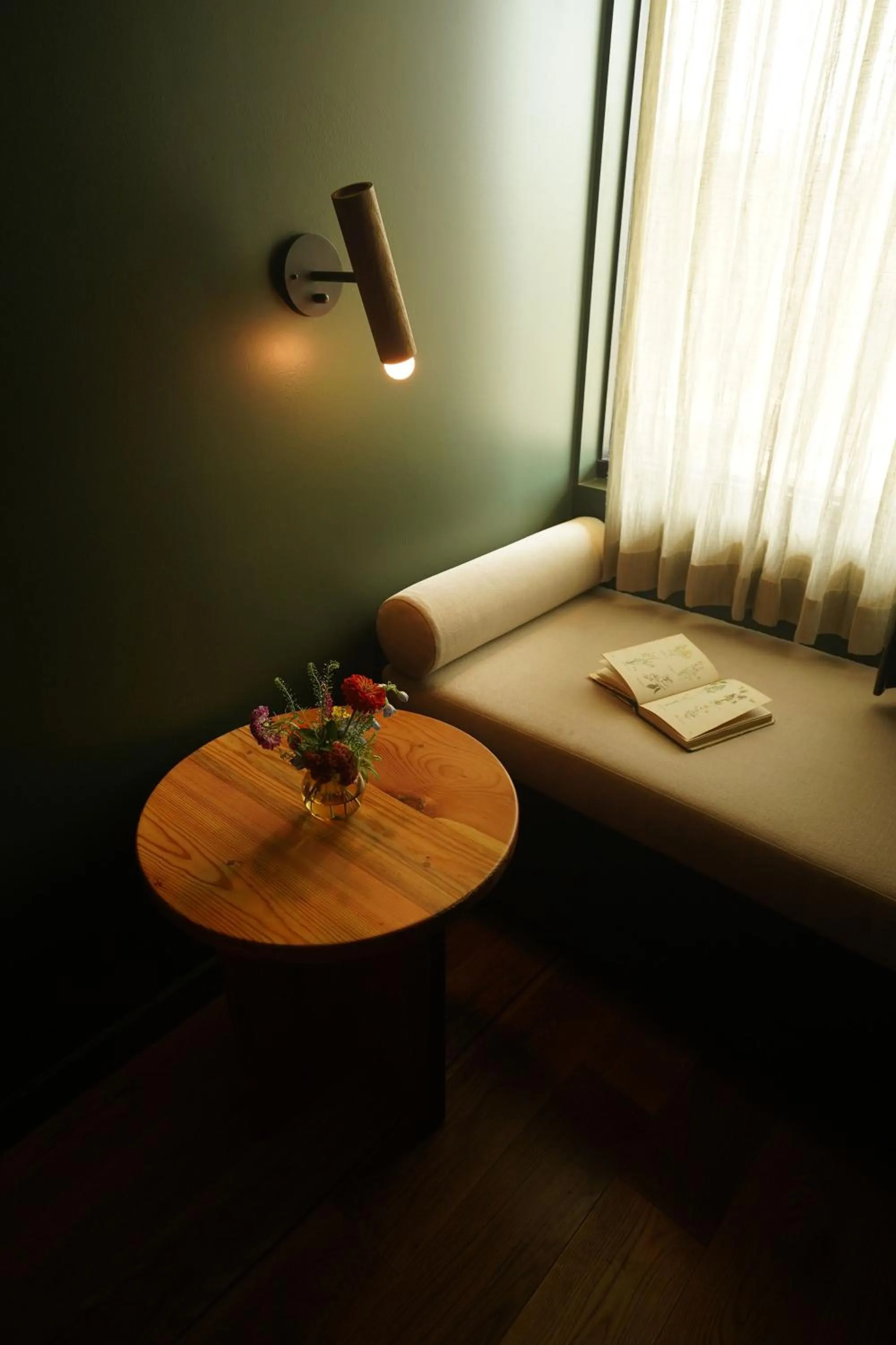 Seating area in Albert Hotel