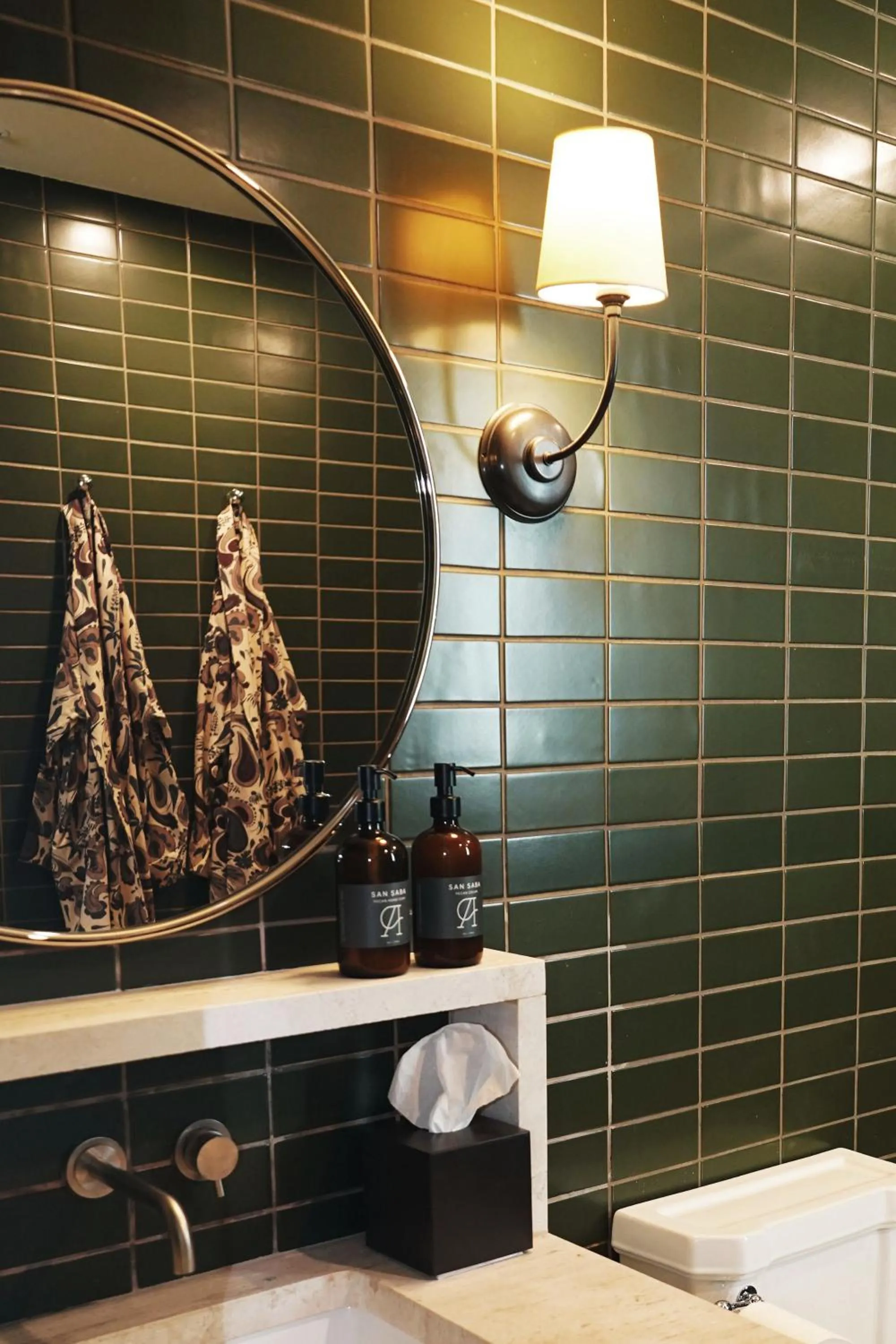 Bathroom in Albert Hotel