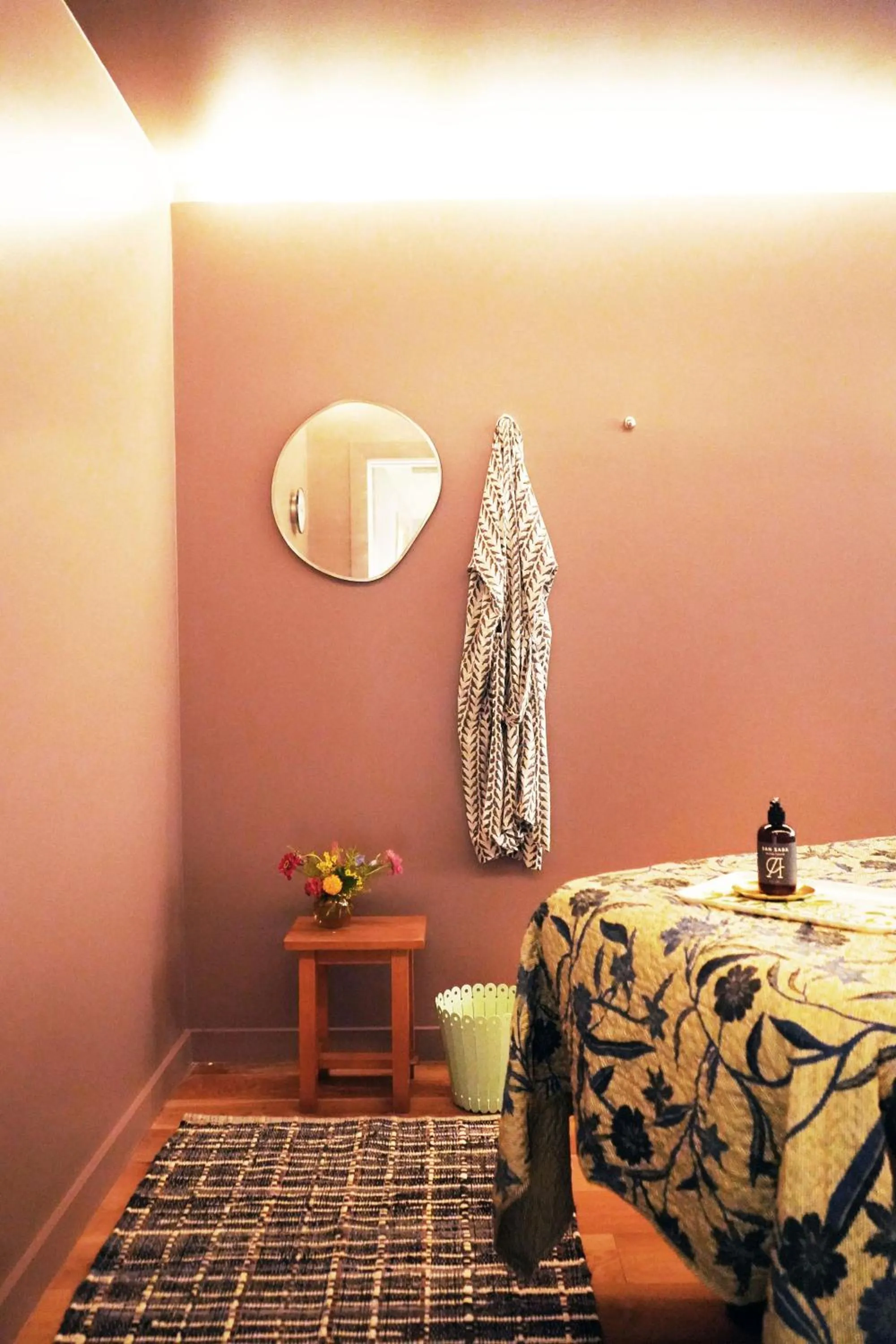 Massage, Bed in Albert Hotel