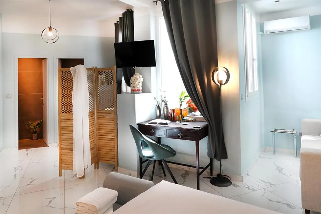 Photo of the whole room, Bed in My Athens House