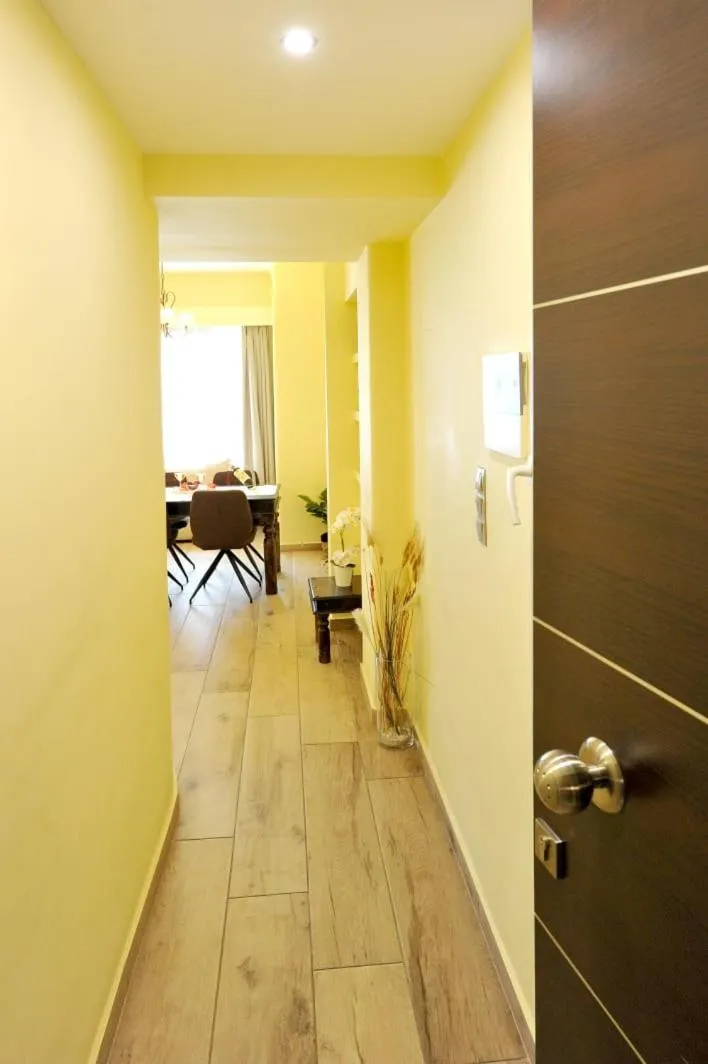 Photo of the whole room in My Athens House