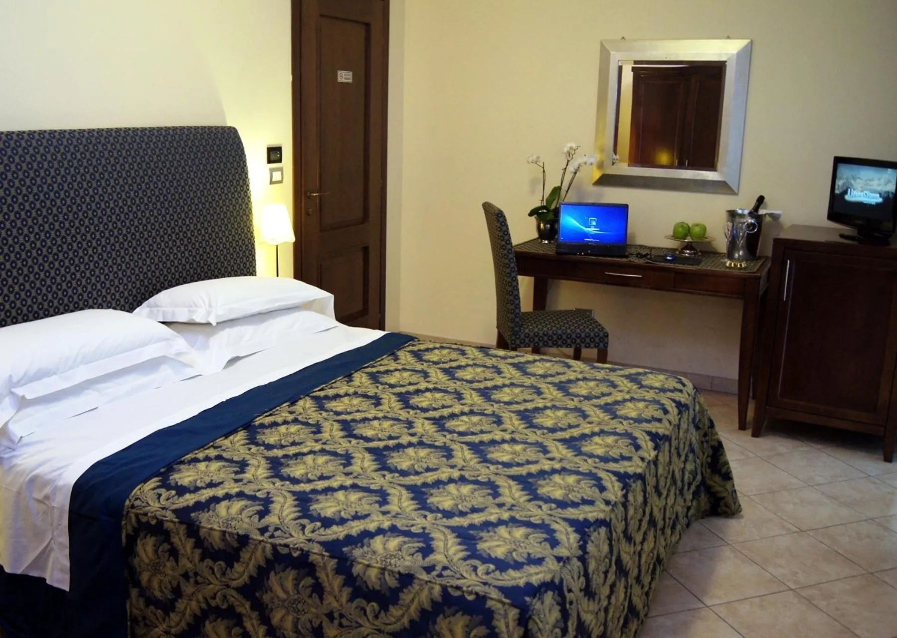 Bedroom, Bed in Hotel e trattoria San Giorgio