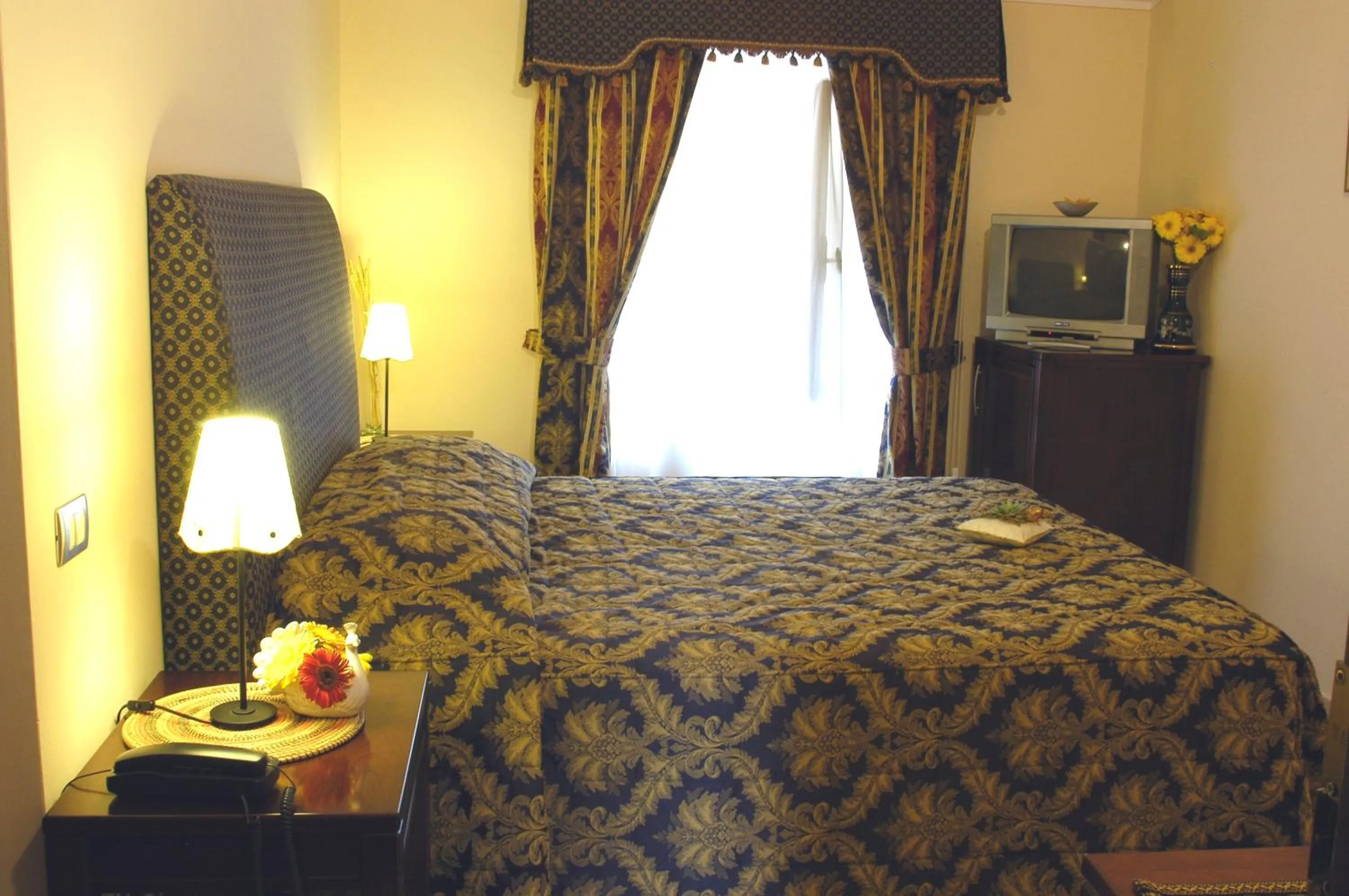 Decorative detail, Bed in Hotel e trattoria San Giorgio