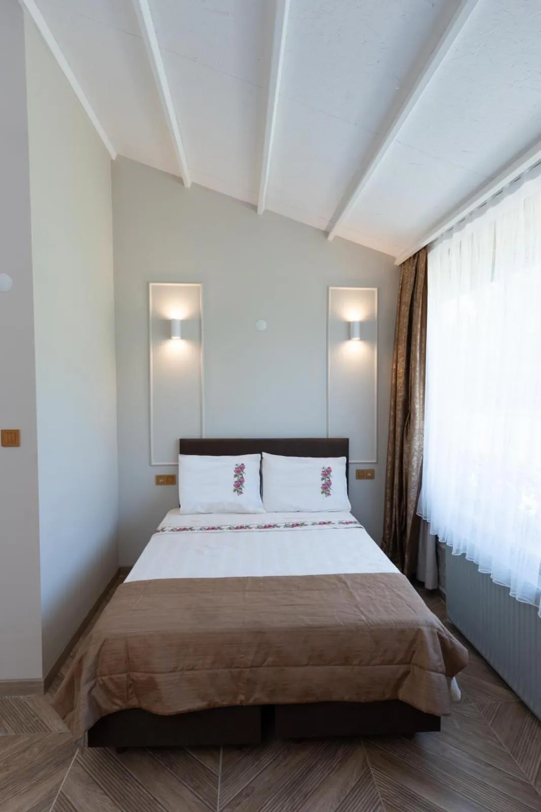 Photo of the whole room in Mogla Tashan Hotel