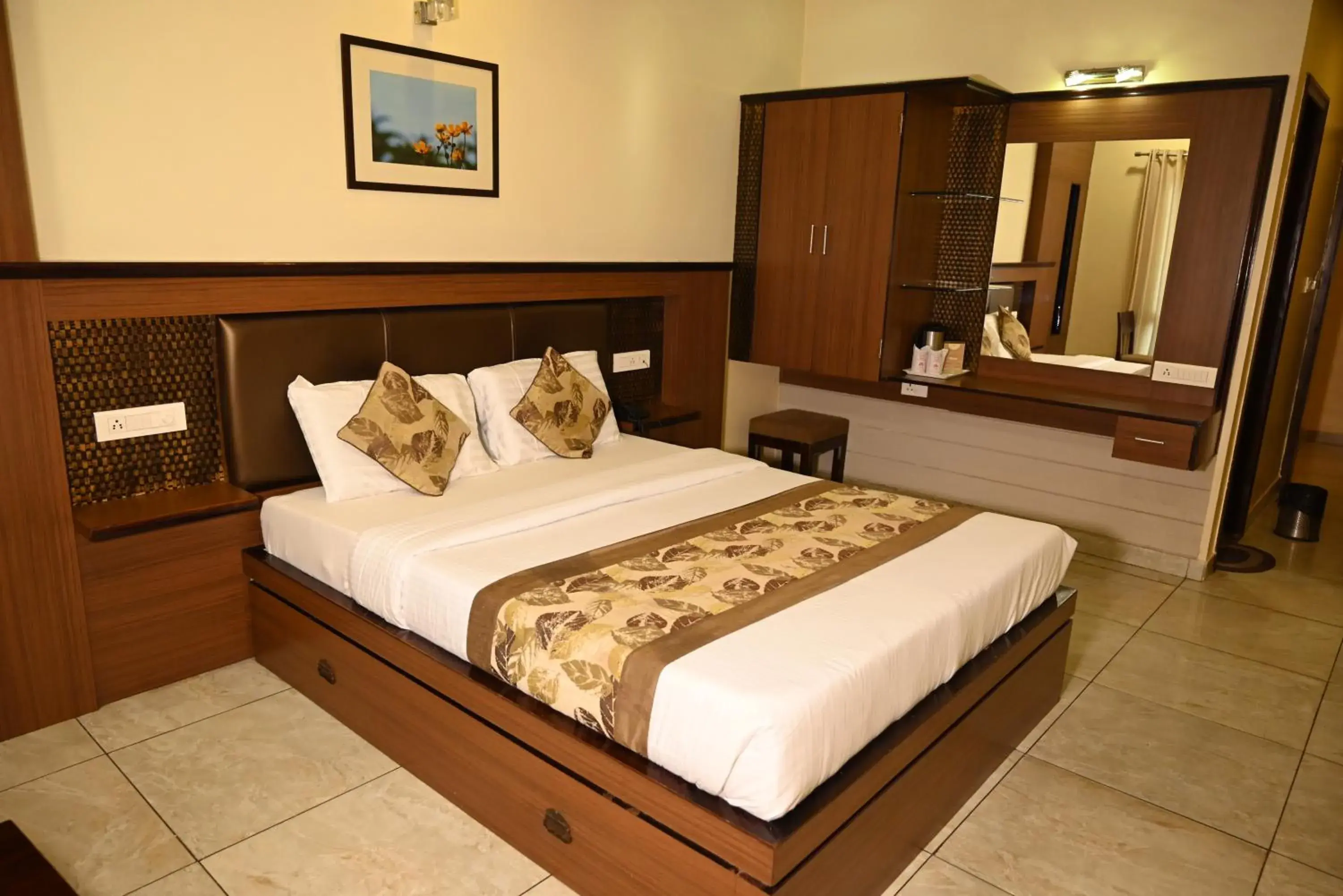 Photo of the whole room, Bed in Hotel Plaza Inn, Ajmer Photo of the whole room, Bed in Hotel Plaza Inn, Ajmer