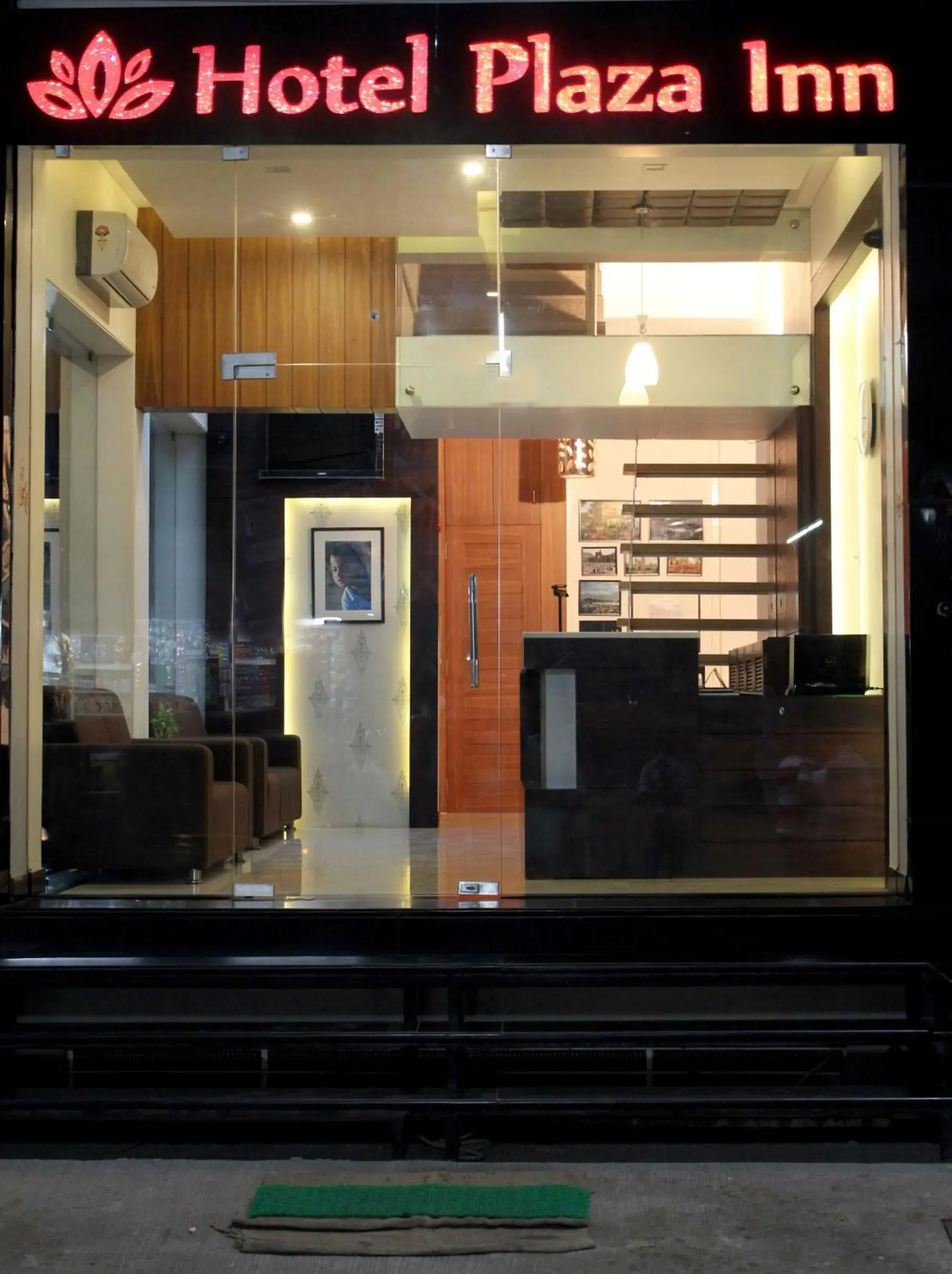 Facade/entrance in Hotel Plaza Inn, Ajmer Facade/entrance in Hotel Plaza Inn, Ajmer