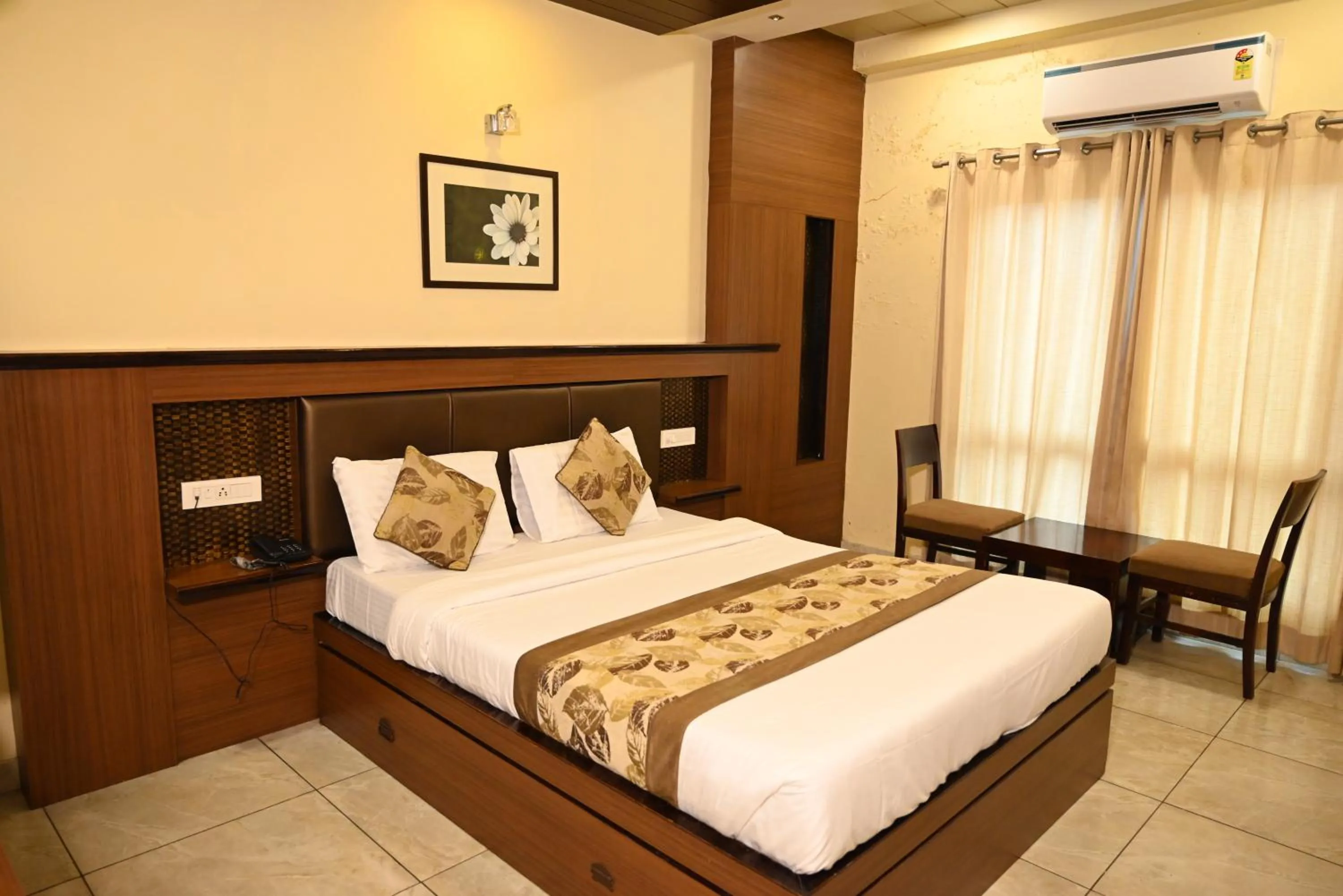 Bedroom, Bed in Hotel Plaza Inn, Ajmer