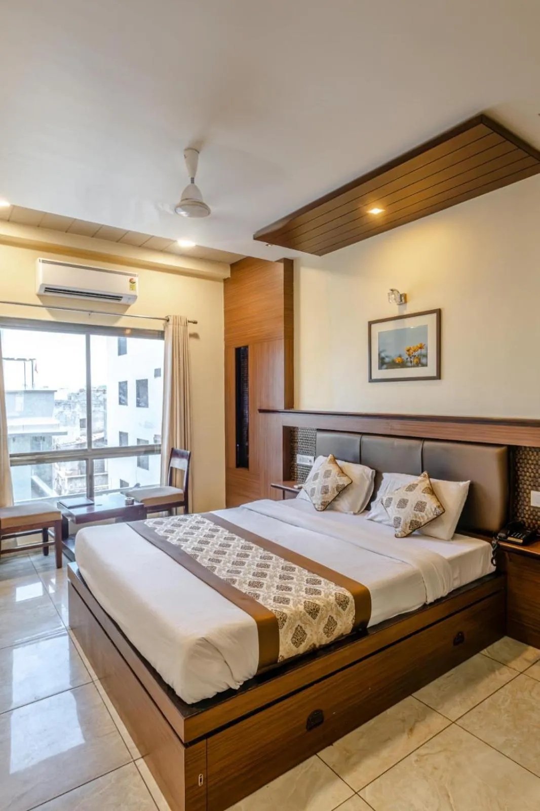 Bed in Hotel Plaza Inn, Ajmer