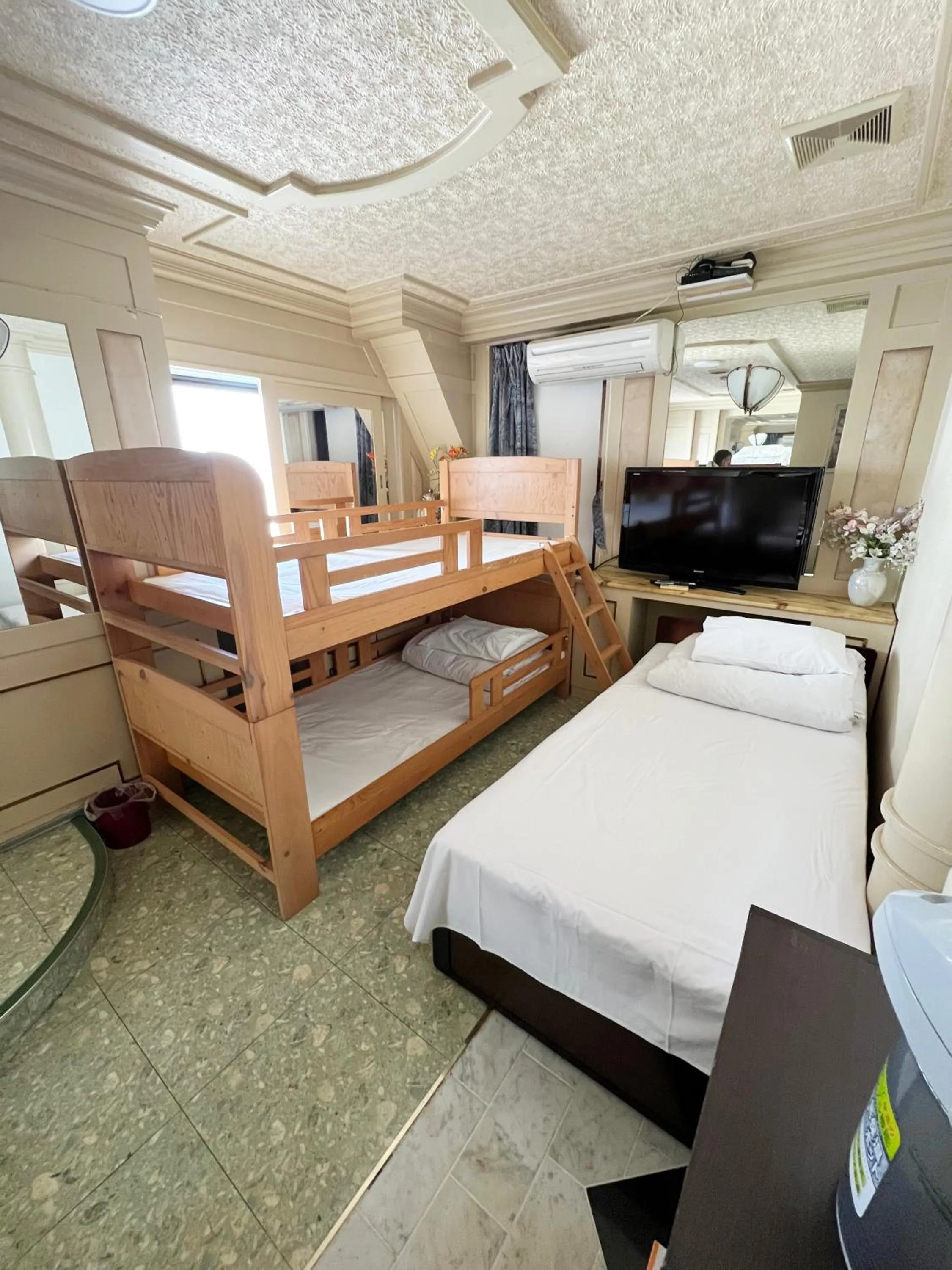 TV and multimedia, Bed in Hotel 21