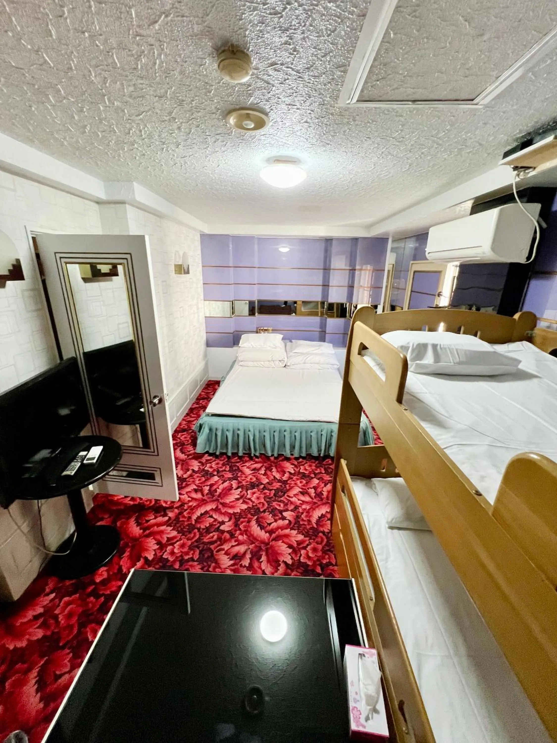 Photo of the whole room, Bed in Hotel 21