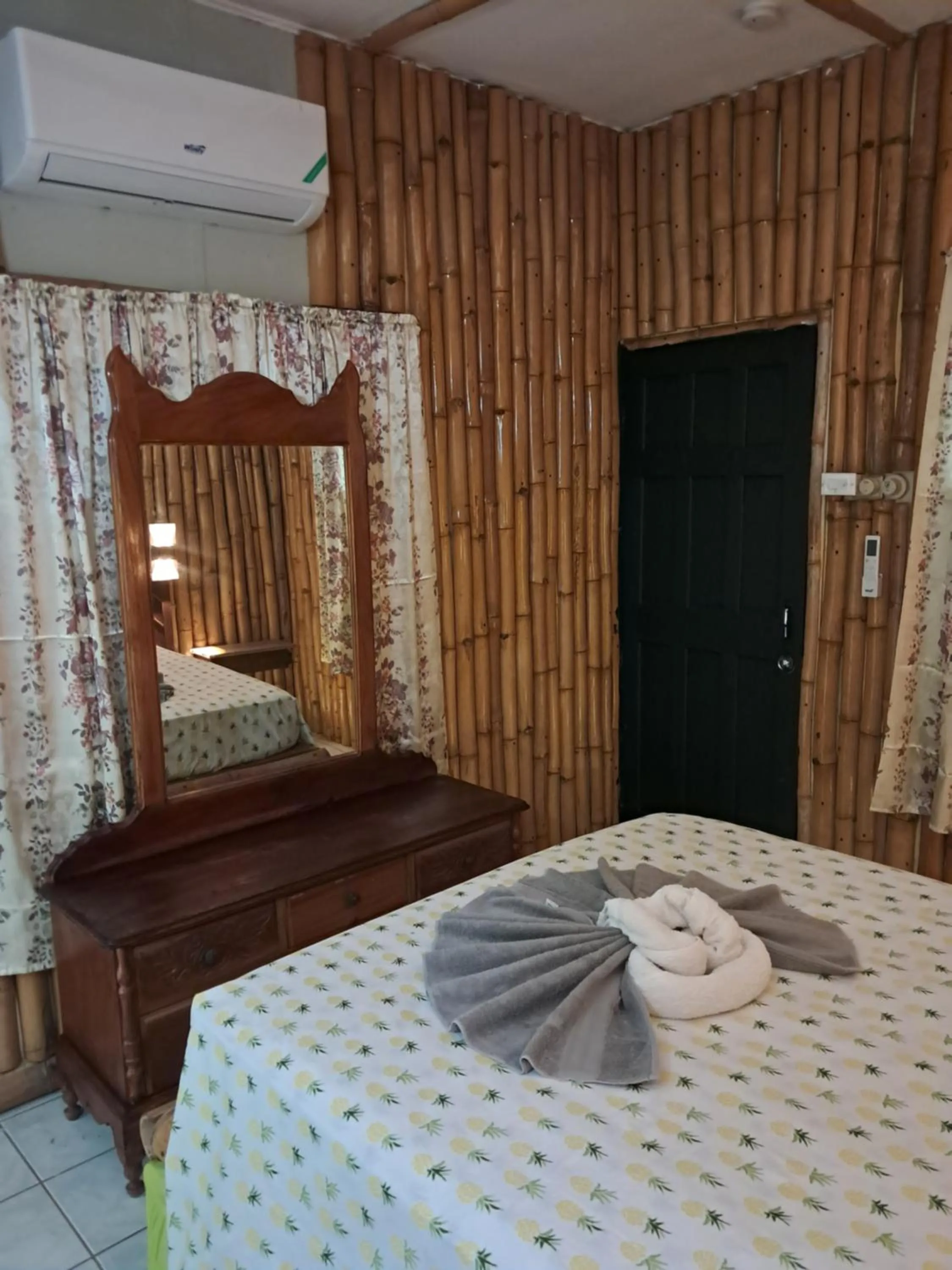 Bed in Barry's Rooms Negril
