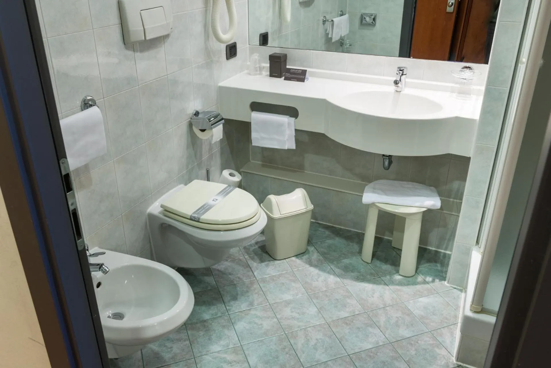 Bathroom in Point Hotel