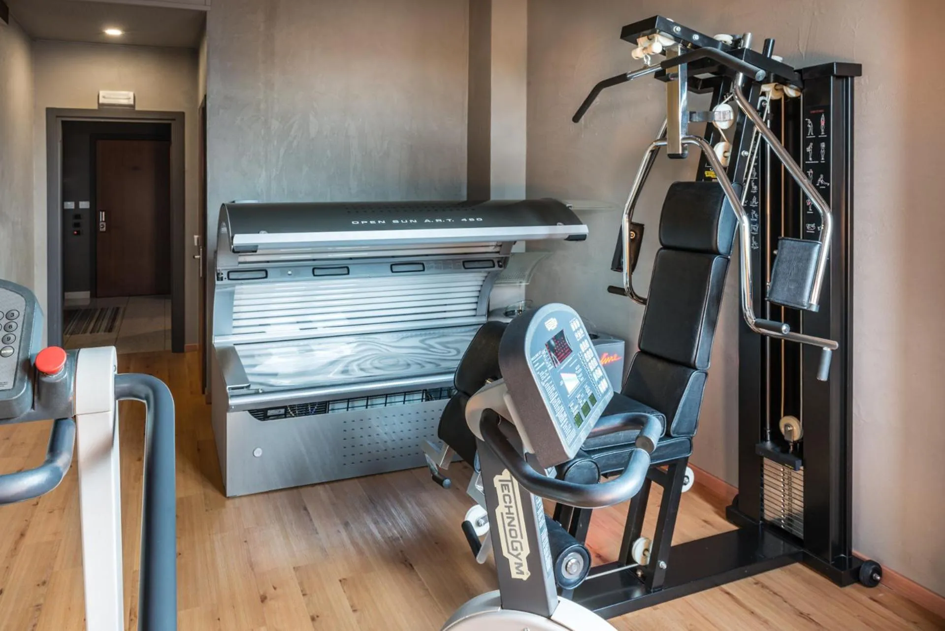 Fitness centre/facilities in Point Hotel