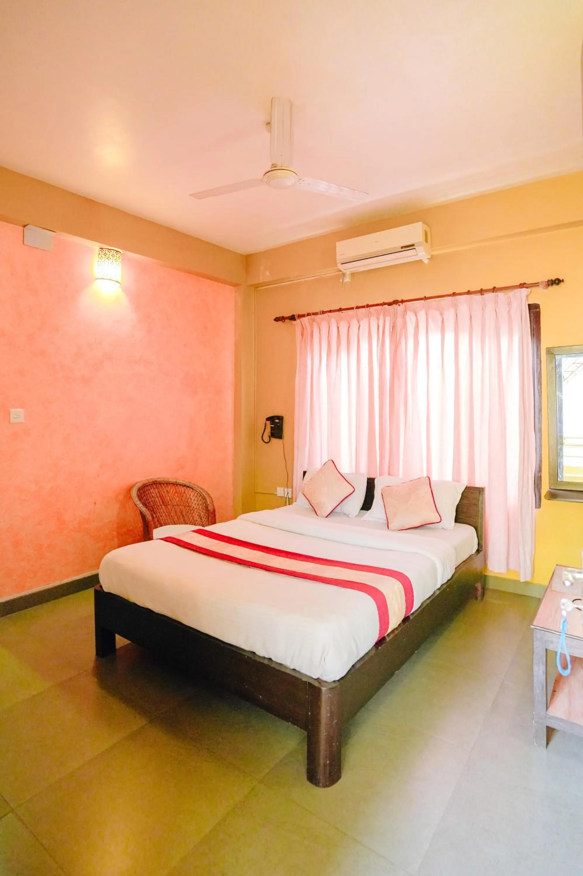 Queen Room - single occupancy in Hotel August International